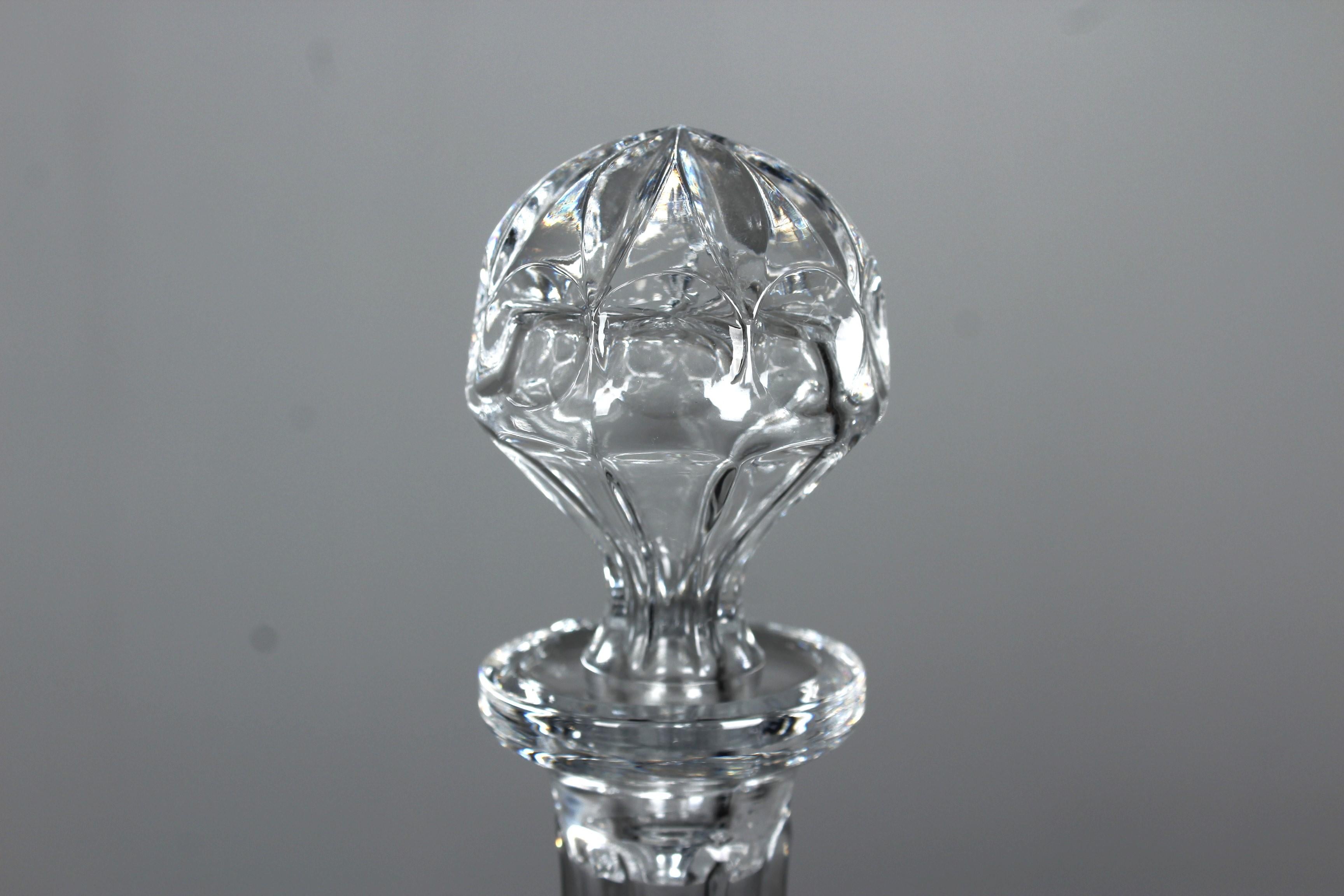 Kristallglaskaraffe aus Kristall, 20. Jahrhundert, 28 cm im Angebot 1