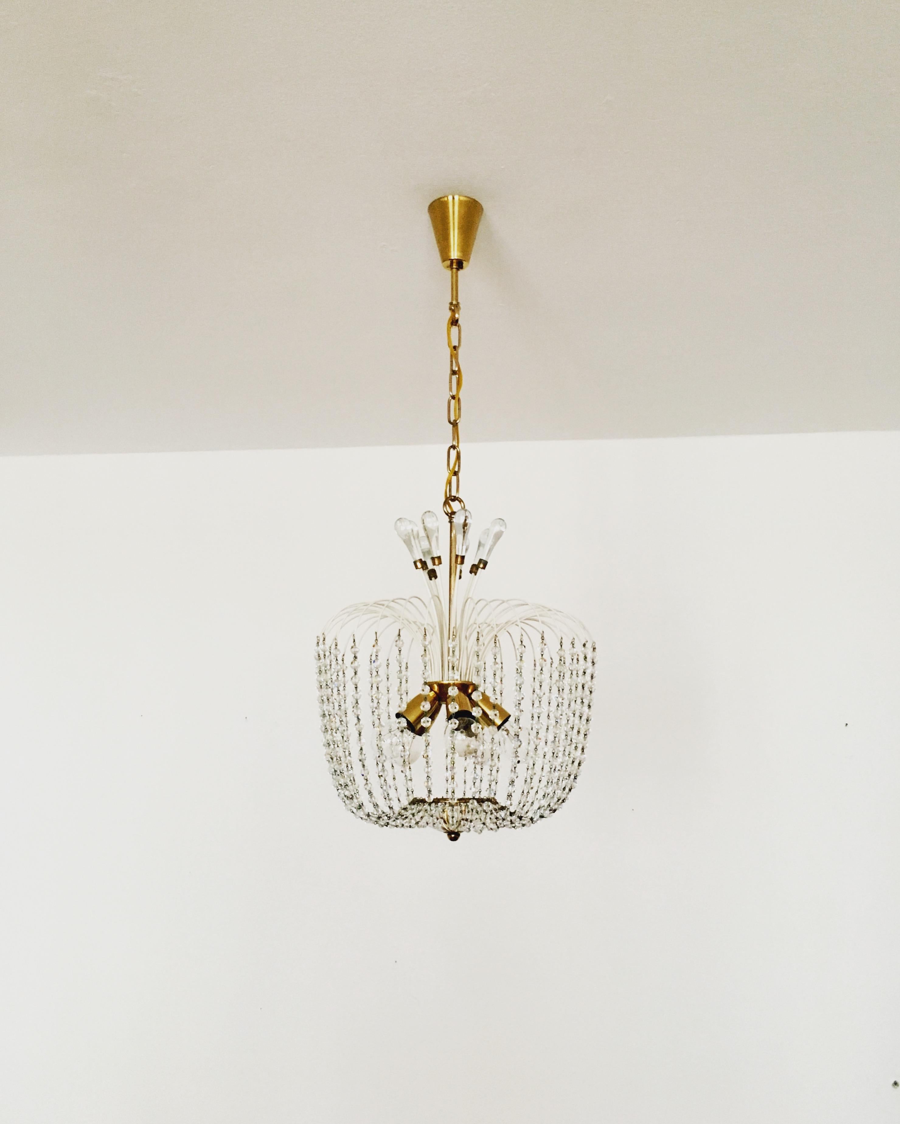 Mid-Century moderno Lampadario in vetro di cristallo di Vereinigte Werkstätten in vendita