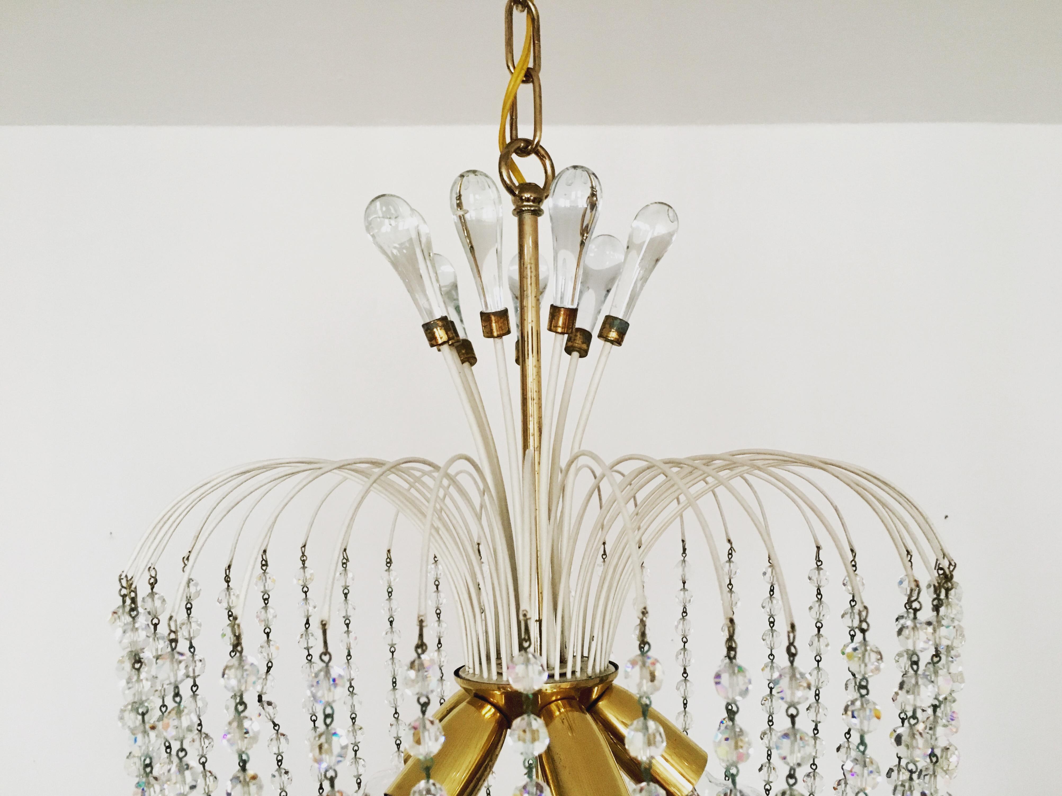 Metallo Lampadario in vetro di cristallo di Vereinigte Werkstätten in vendita