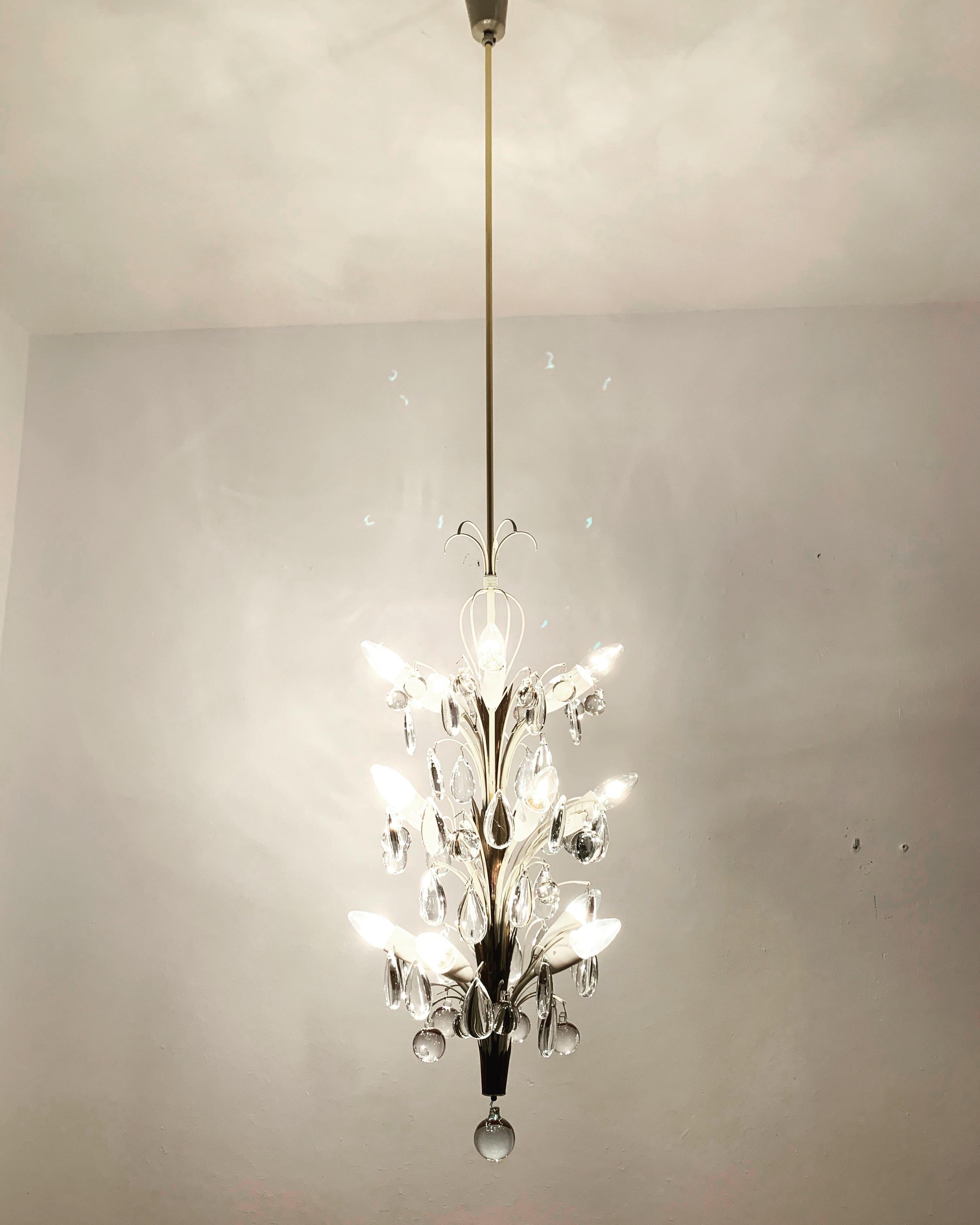 Crystal glass chandelier by Vereinigte Werkstätten München For Sale 5