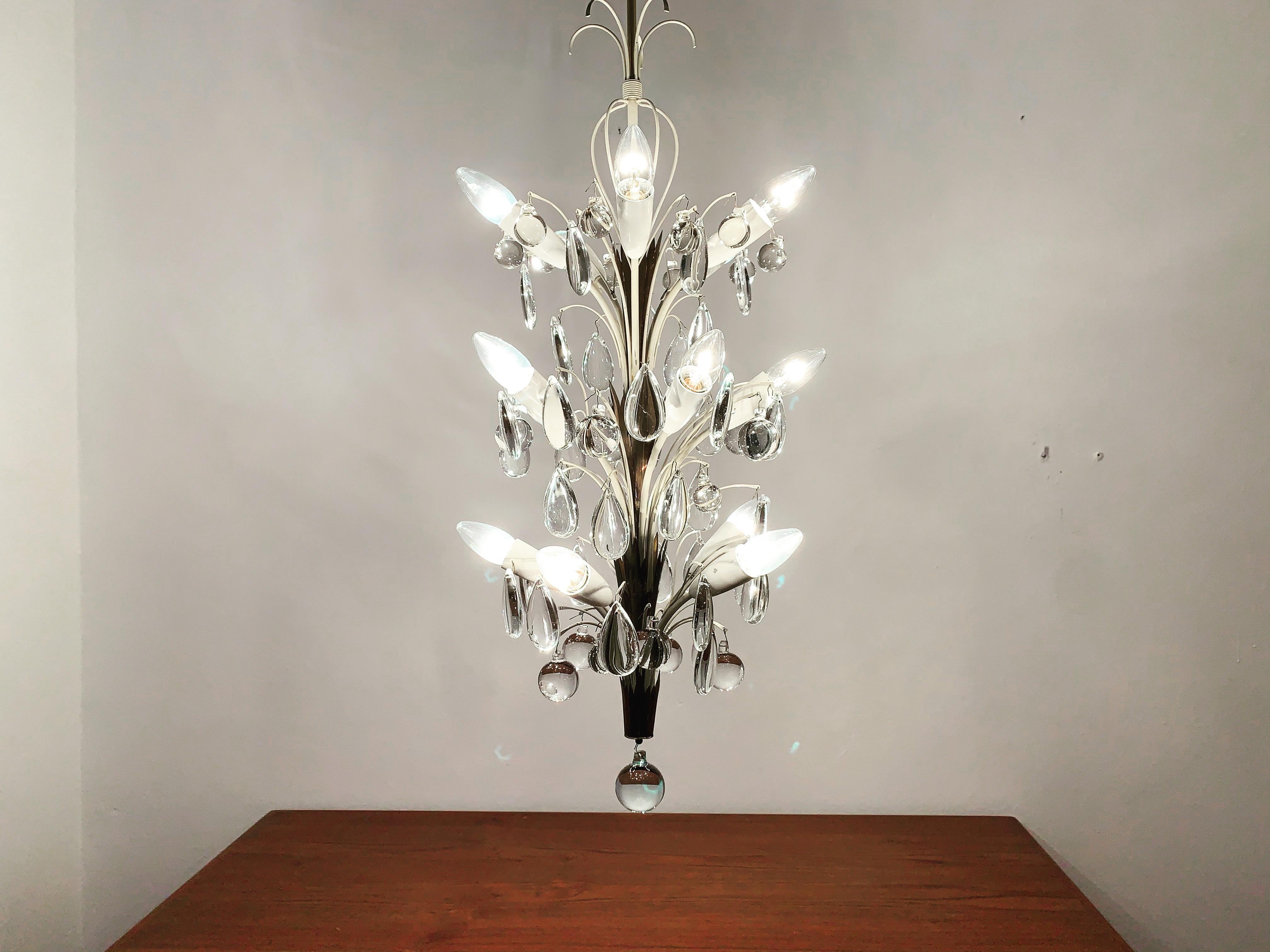Crystal glass chandelier by Vereinigte Werkstätten München For Sale 7