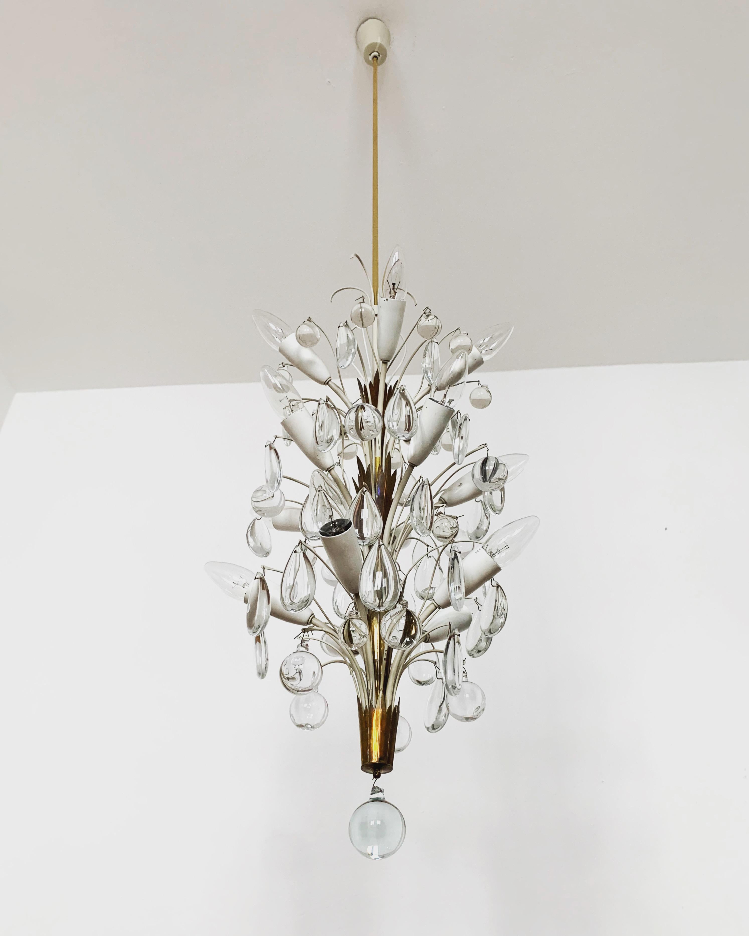Mid-20th Century Crystal glass chandelier by Vereinigte Werkstätten München For Sale