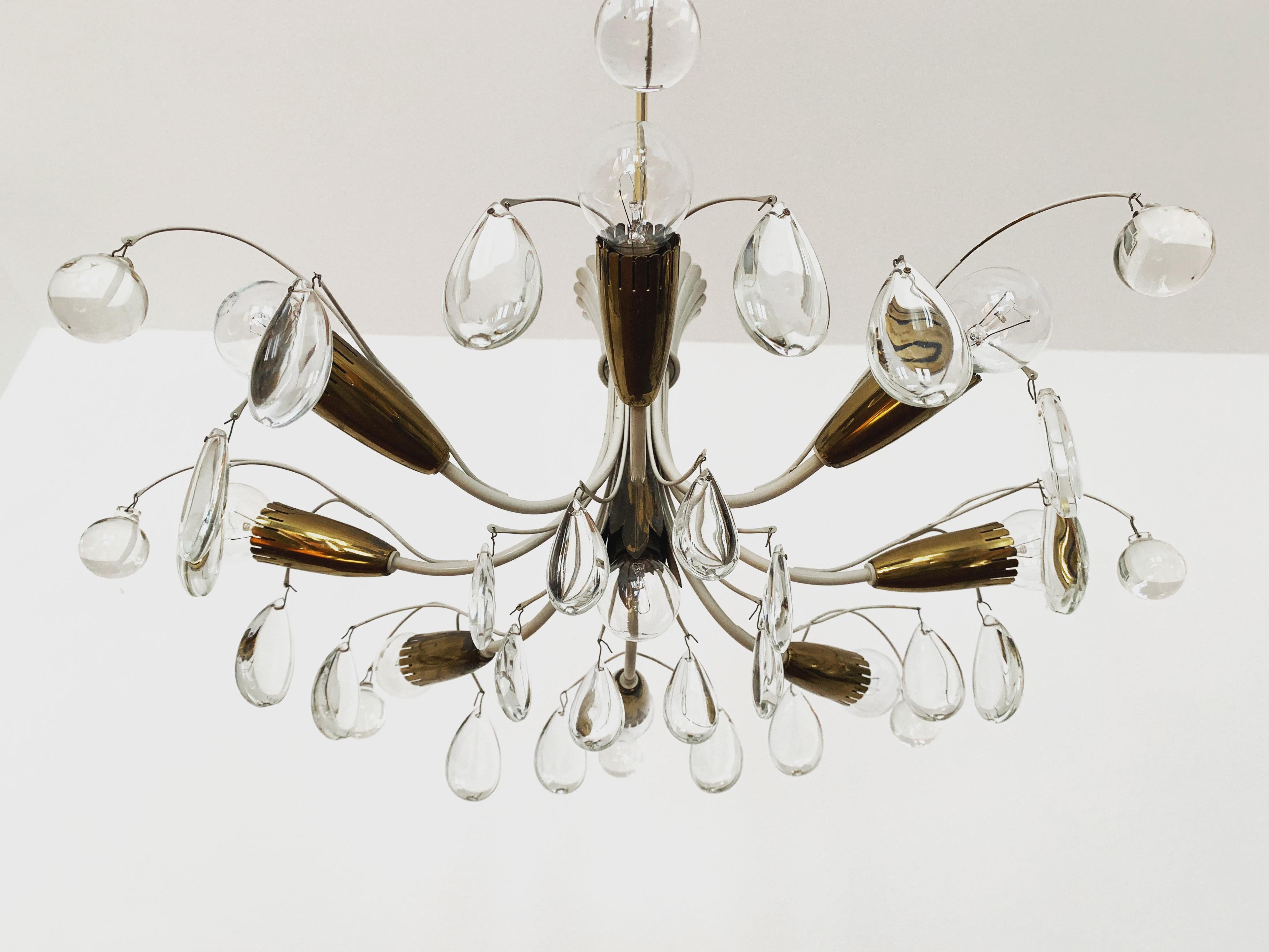 Lampadario in cristallo di Vereinigte Werkstätten München in vendita 2