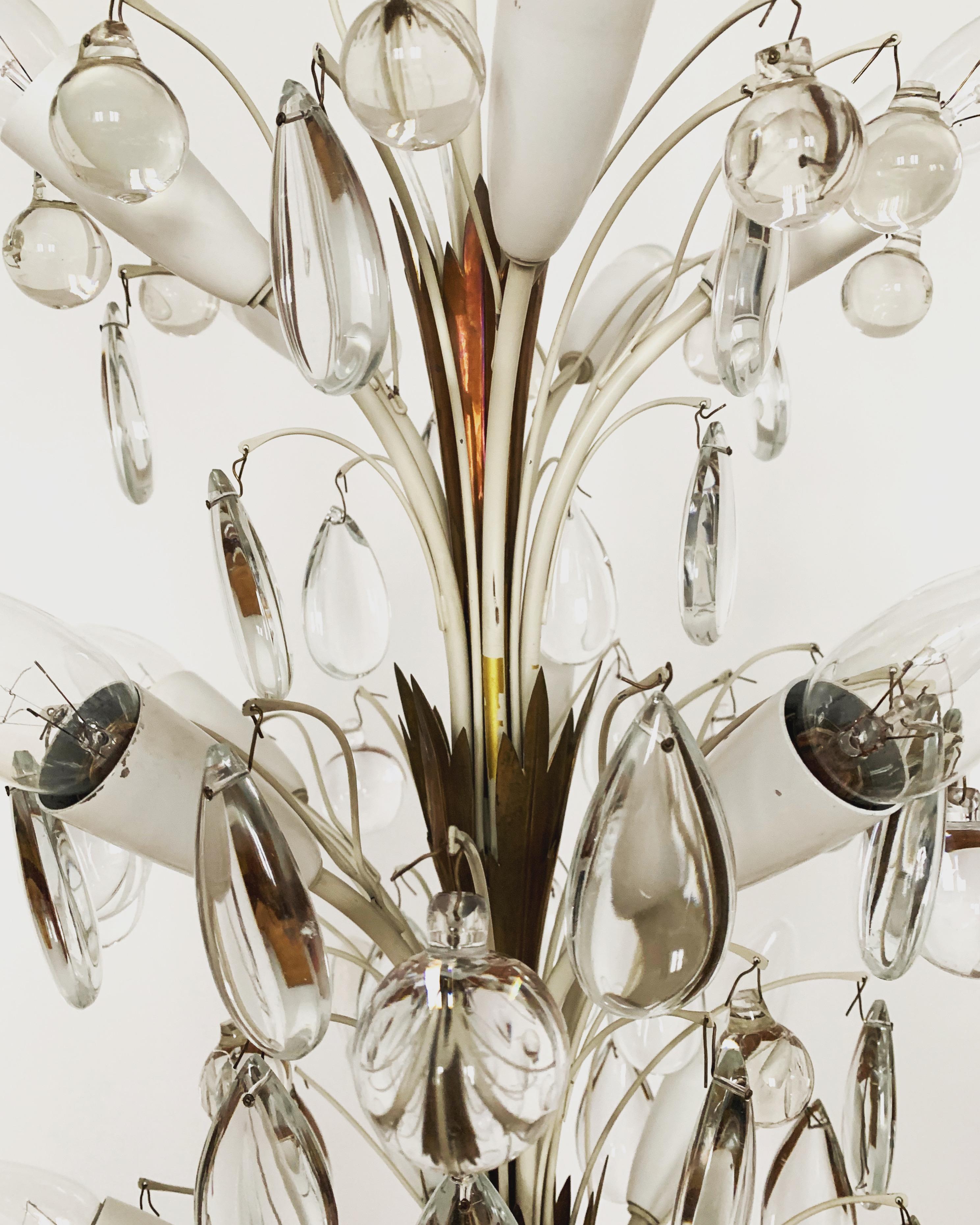 Crystal glass chandelier by Vereinigte Werkstätten München For Sale 3