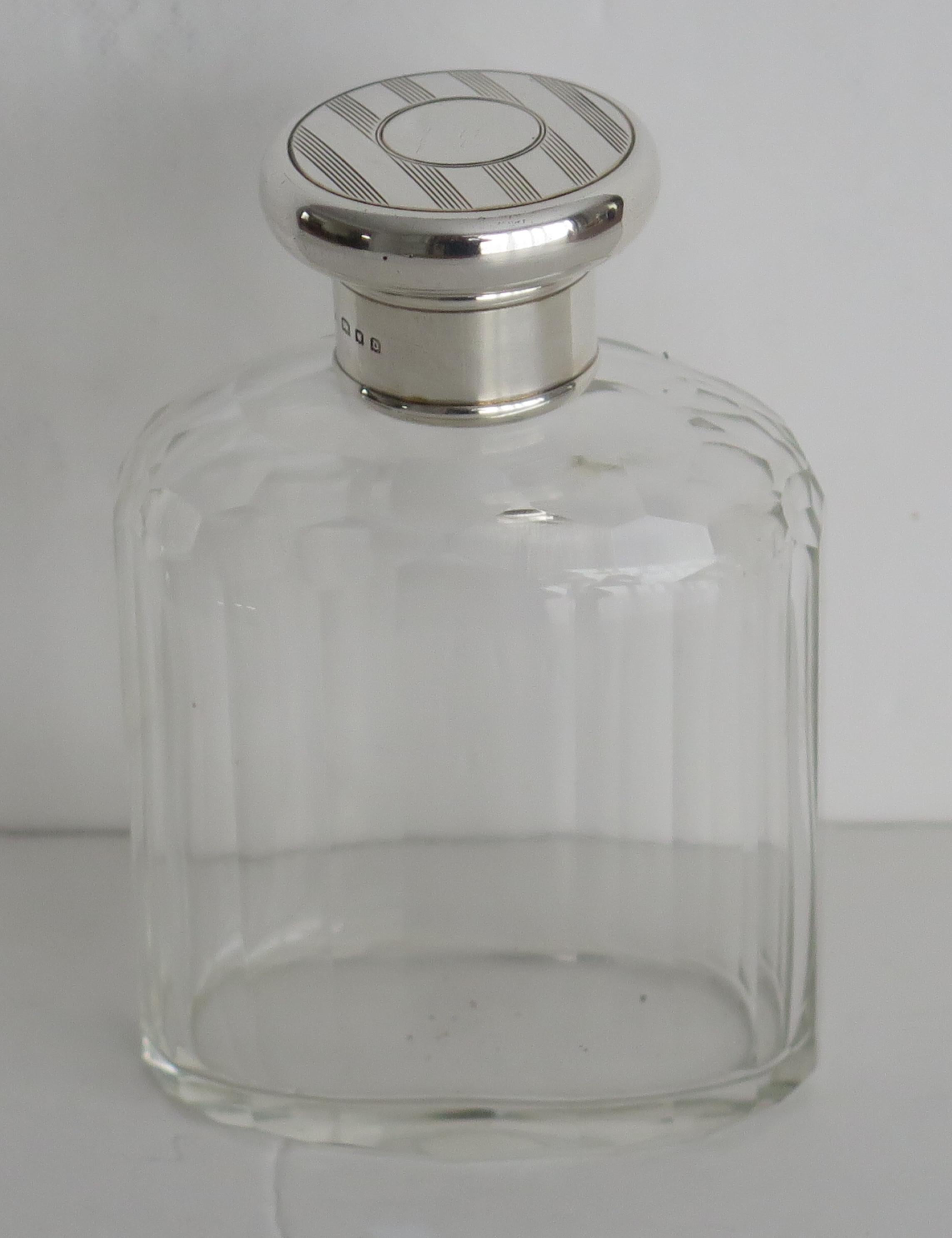 Anglais Bouteille  Cologne ou flacon de parfum en cristal Art Dco London 1919 en vente