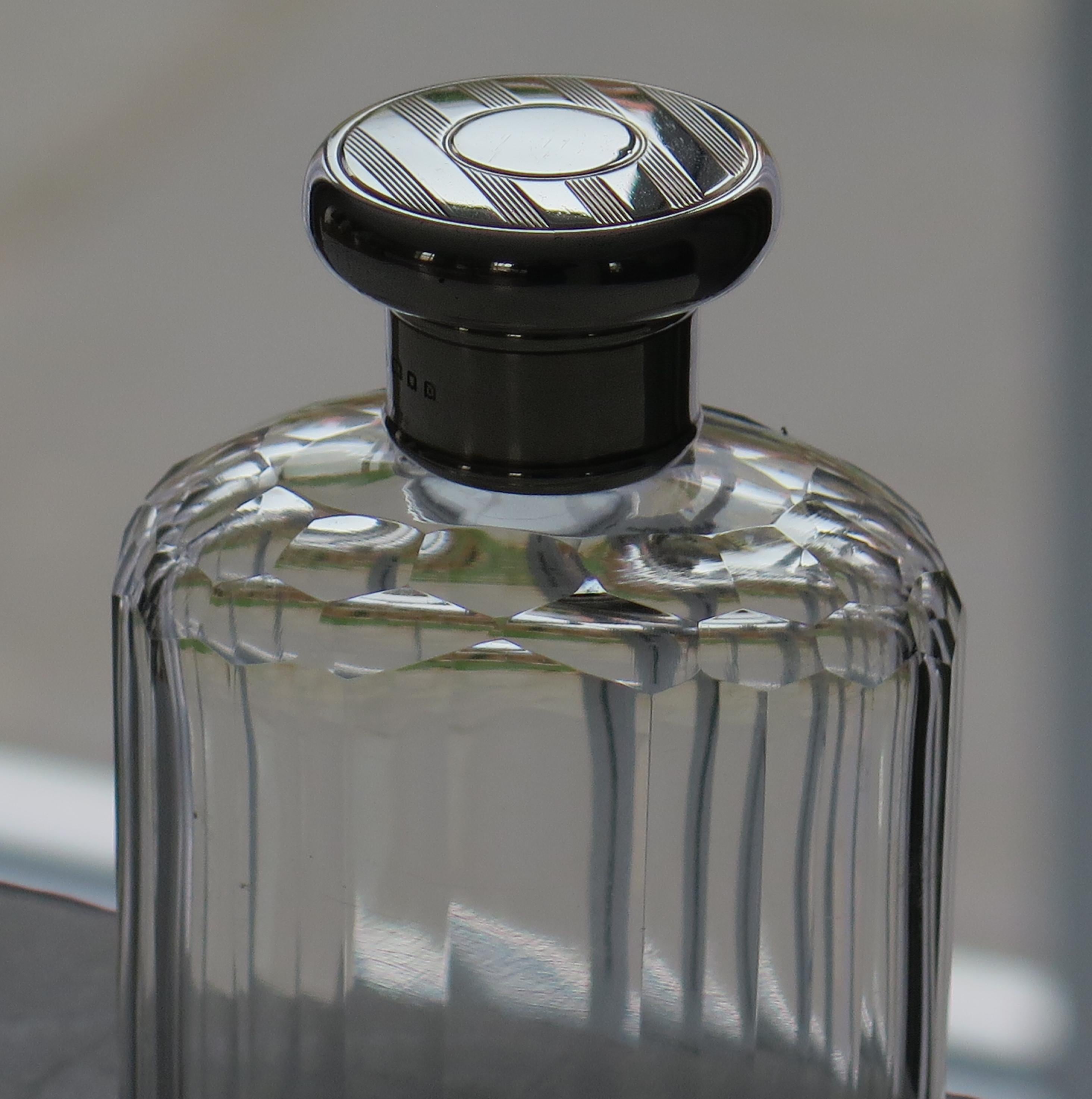 Bouteille  Cologne ou flacon de parfum en cristal Art Dco London 1919 Bon état - En vente à Lincoln, Lincolnshire