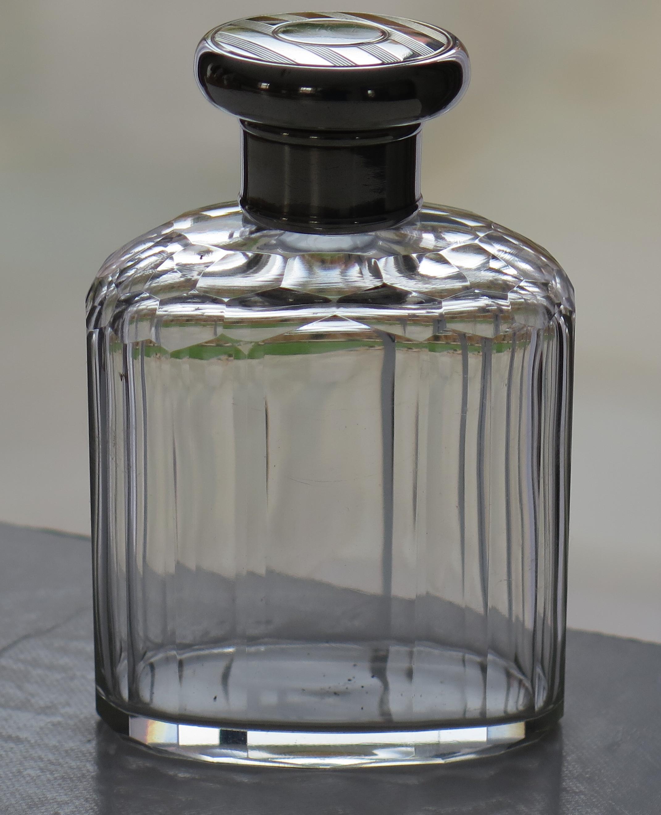 20ième siècle Bouteille  Cologne ou flacon de parfum en cristal Art Dco London 1919 en vente