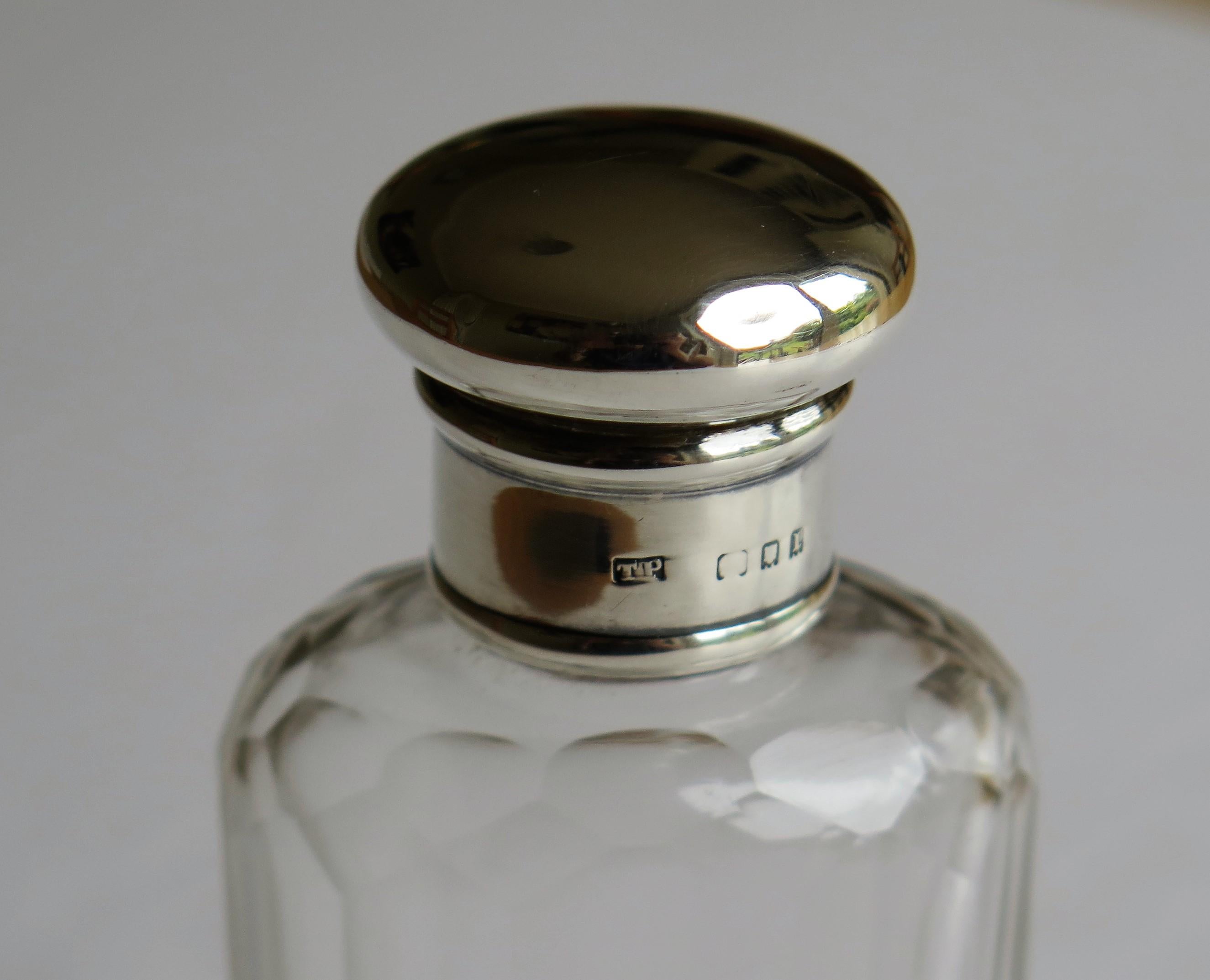 Crystal Glass Cologne or Perfume Bottle with Sterling Silver Top, London, 1926 9