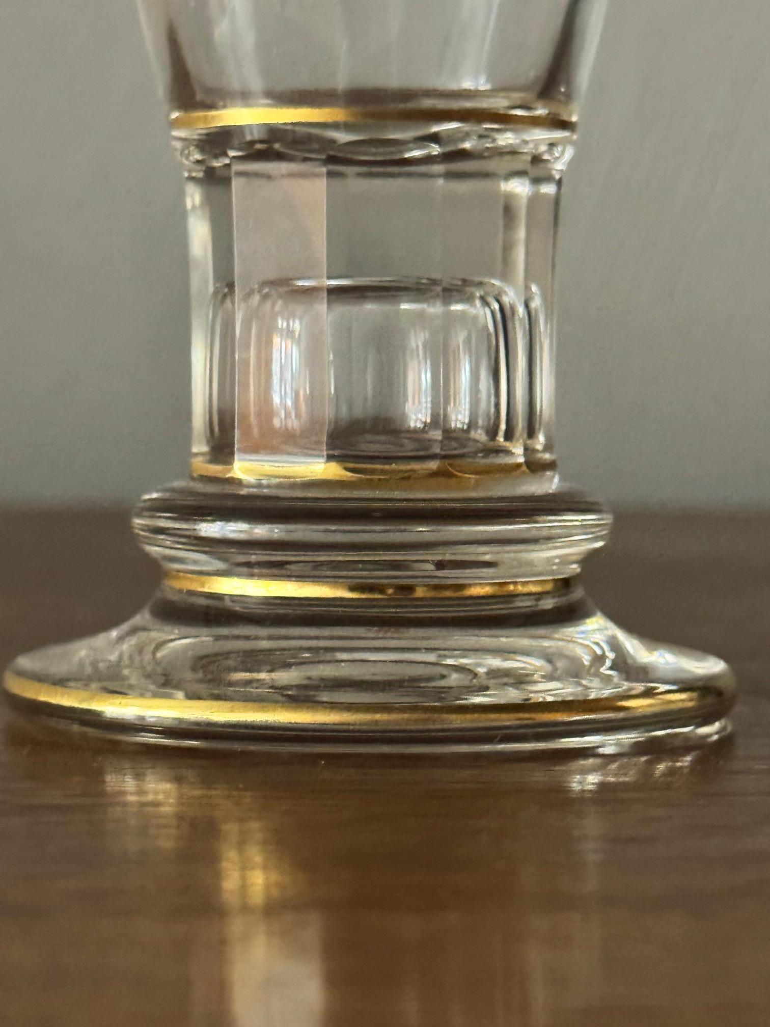 Début du 20ème siècle Pichet et gobelets en verre de cristal avec détails dorés signés Lobmeyr en vente