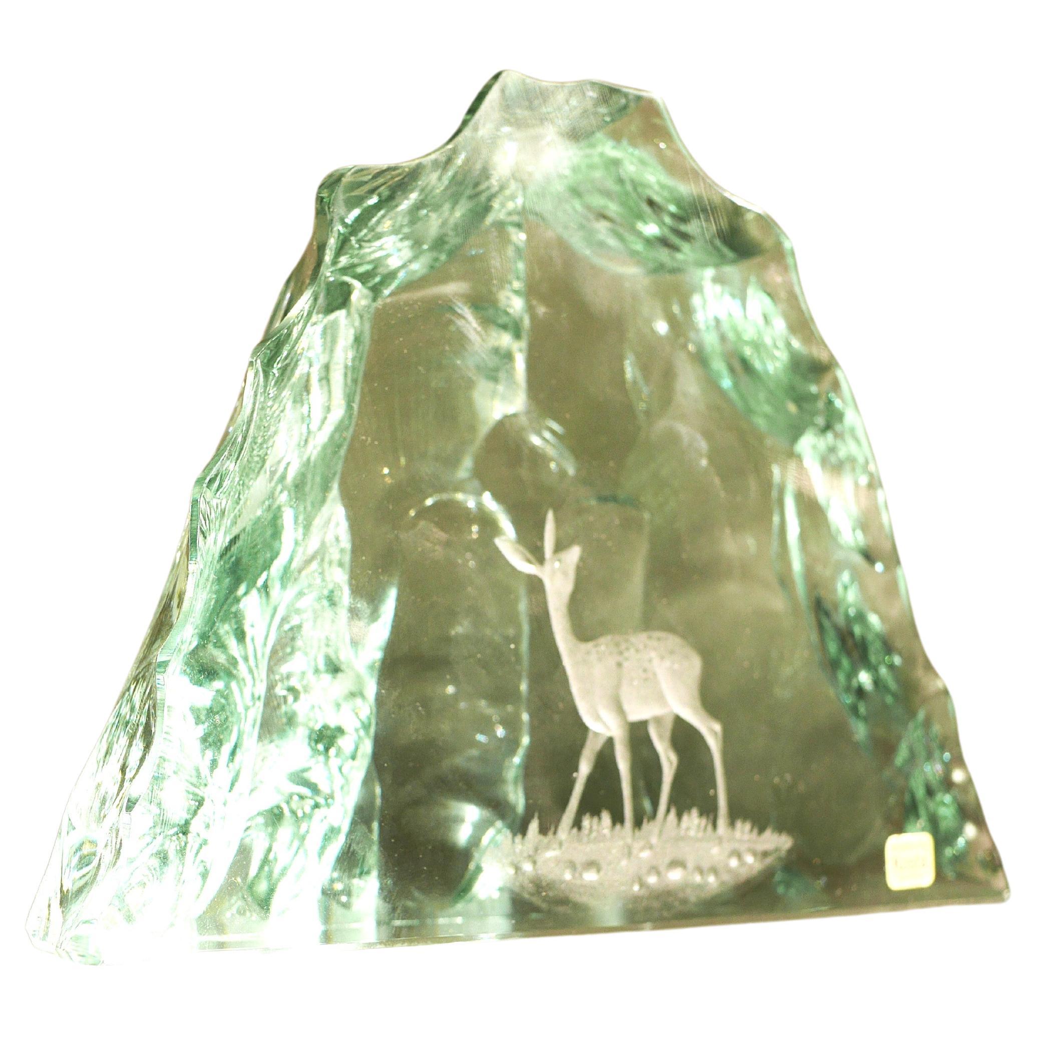 Crystal glass paper weight made and signed by Vicke Lindstrand for Kosta Sweden For Sale