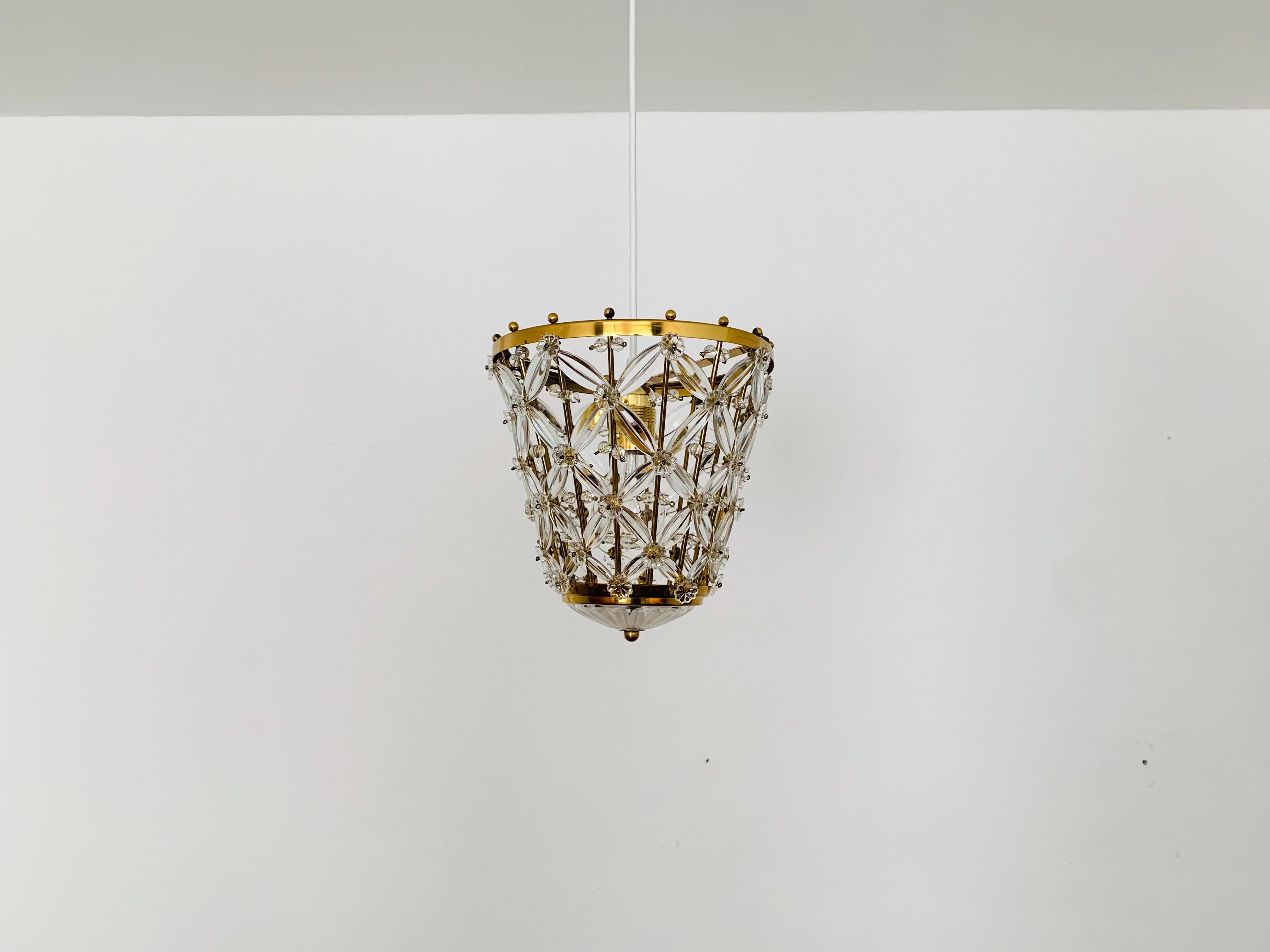 Hollywood Regency Lampada a sospensione in vetro cristallo di Palwa in vendita