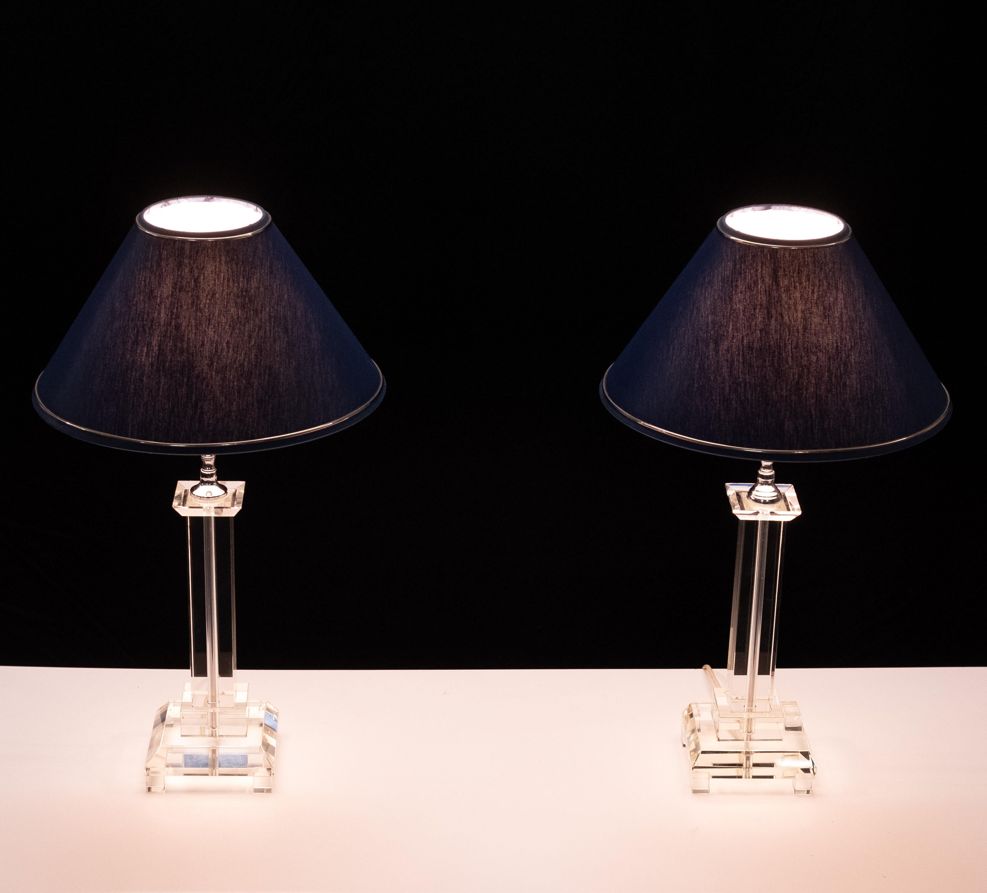 Verre taillé Lampes de table françaises des années 1980  en vente