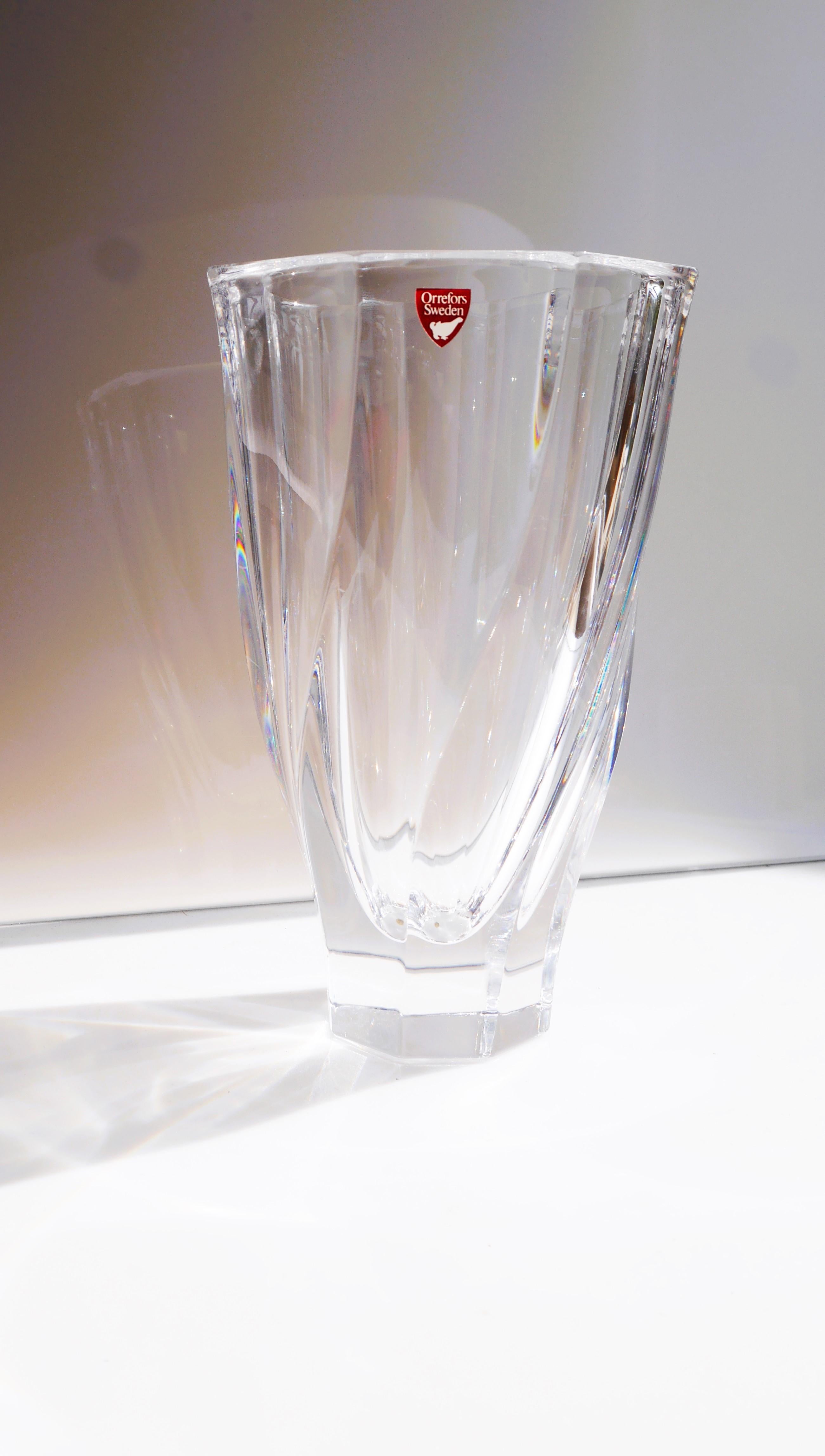 Vase aus Kristallglas von Olle Alberius für Orrefors, Schweden (Moderne der Mitte des Jahrhunderts)