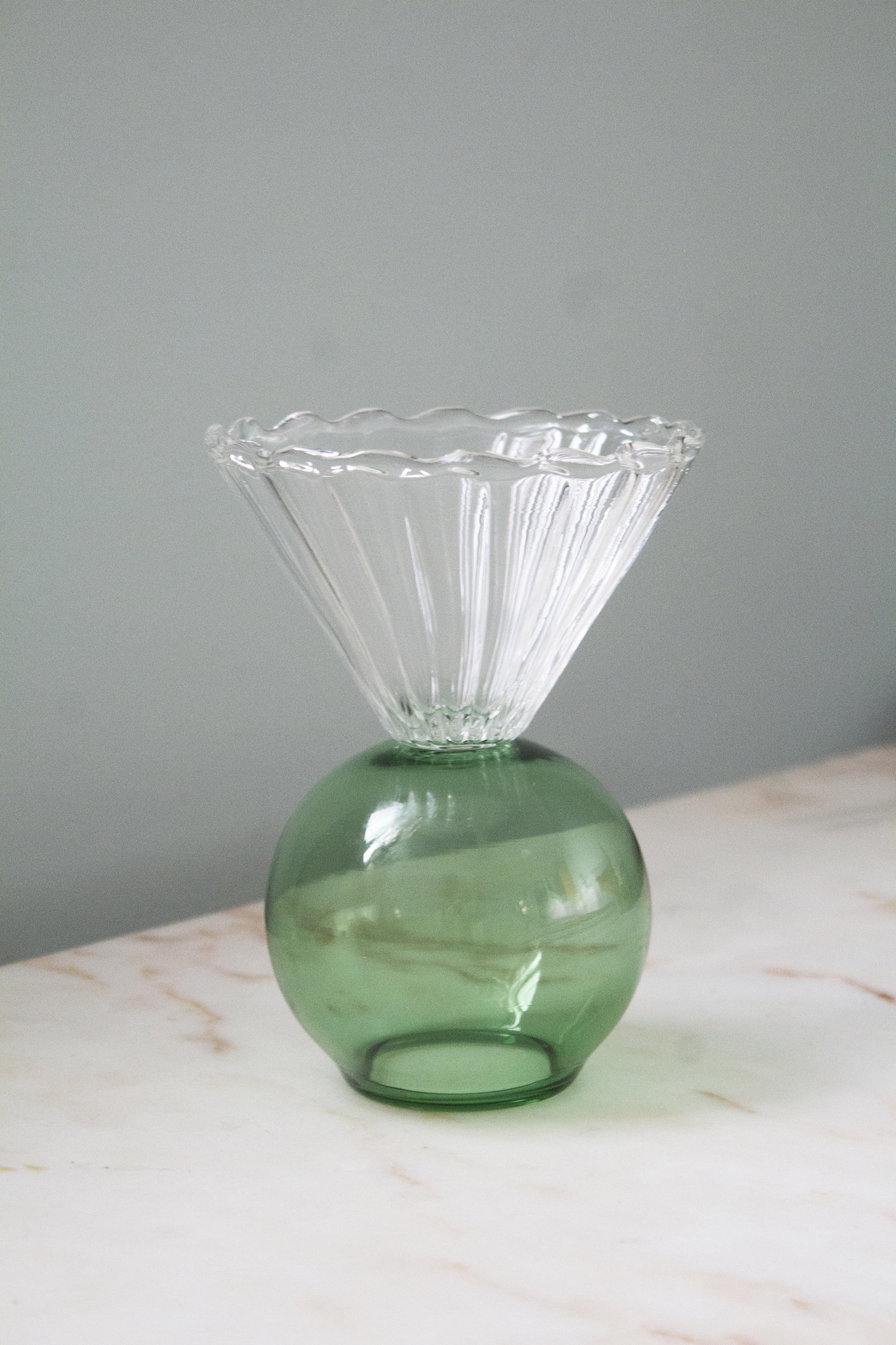 Contemporary Green Blown Glass Bowl by Natalia Criado Circular Round Cone In New Condition For Sale In Milan, IT