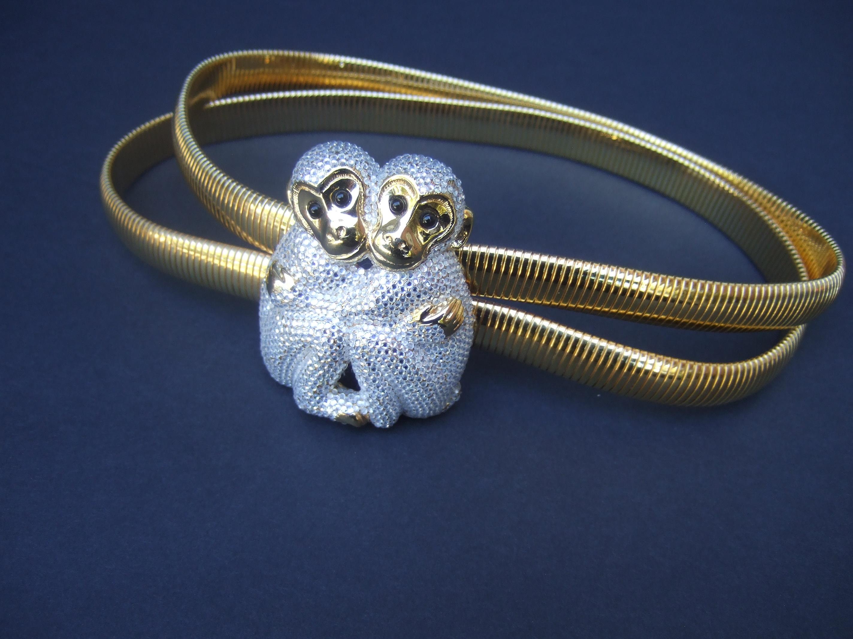 Cinturón elástico con incrustaciones de joyas de cristal Par de monos grandes c Años 80 en venta 5