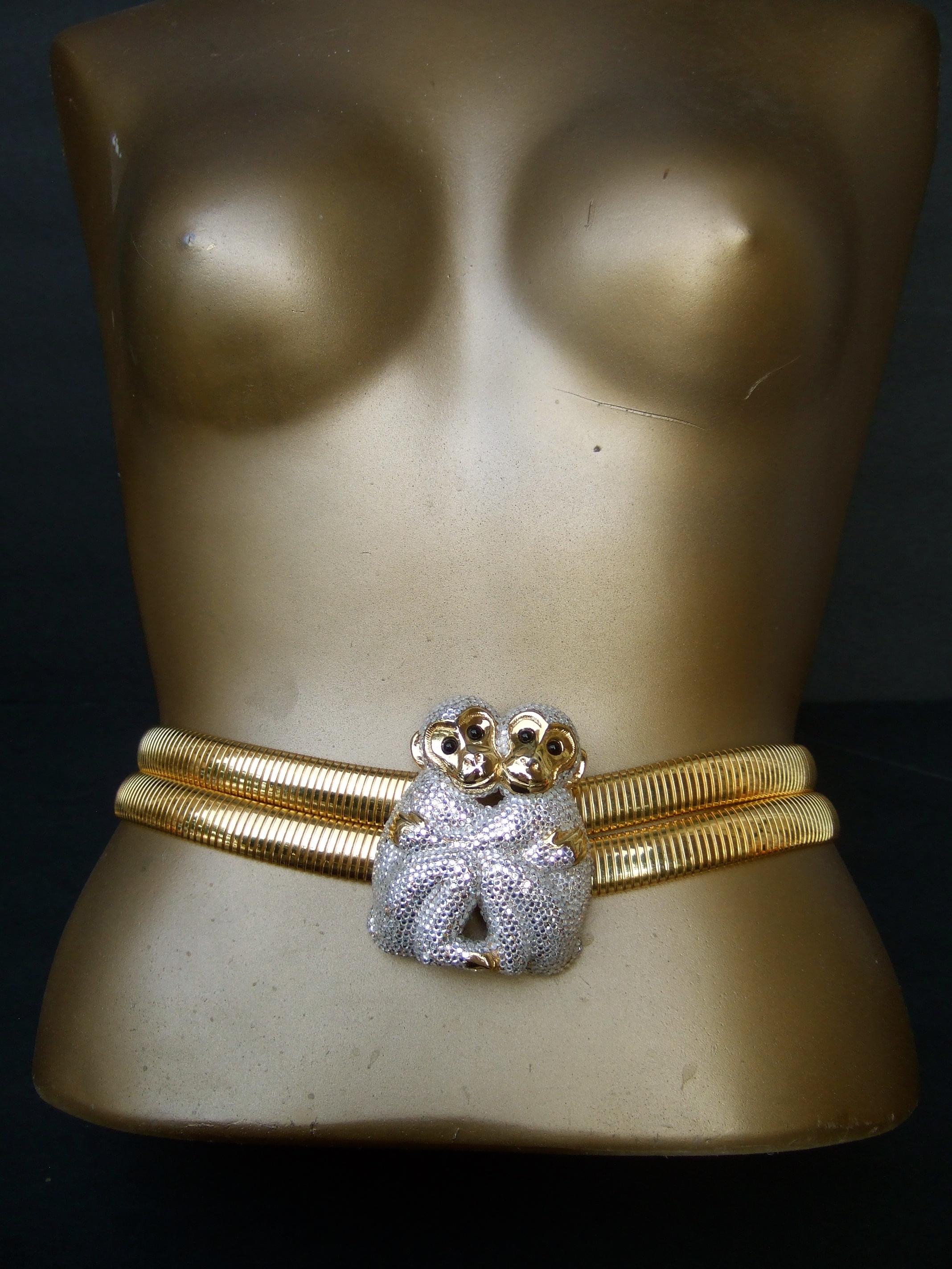 Cinturón elástico con incrustaciones de joyas de cristal Par de monos grandes c Años 80 en venta 6