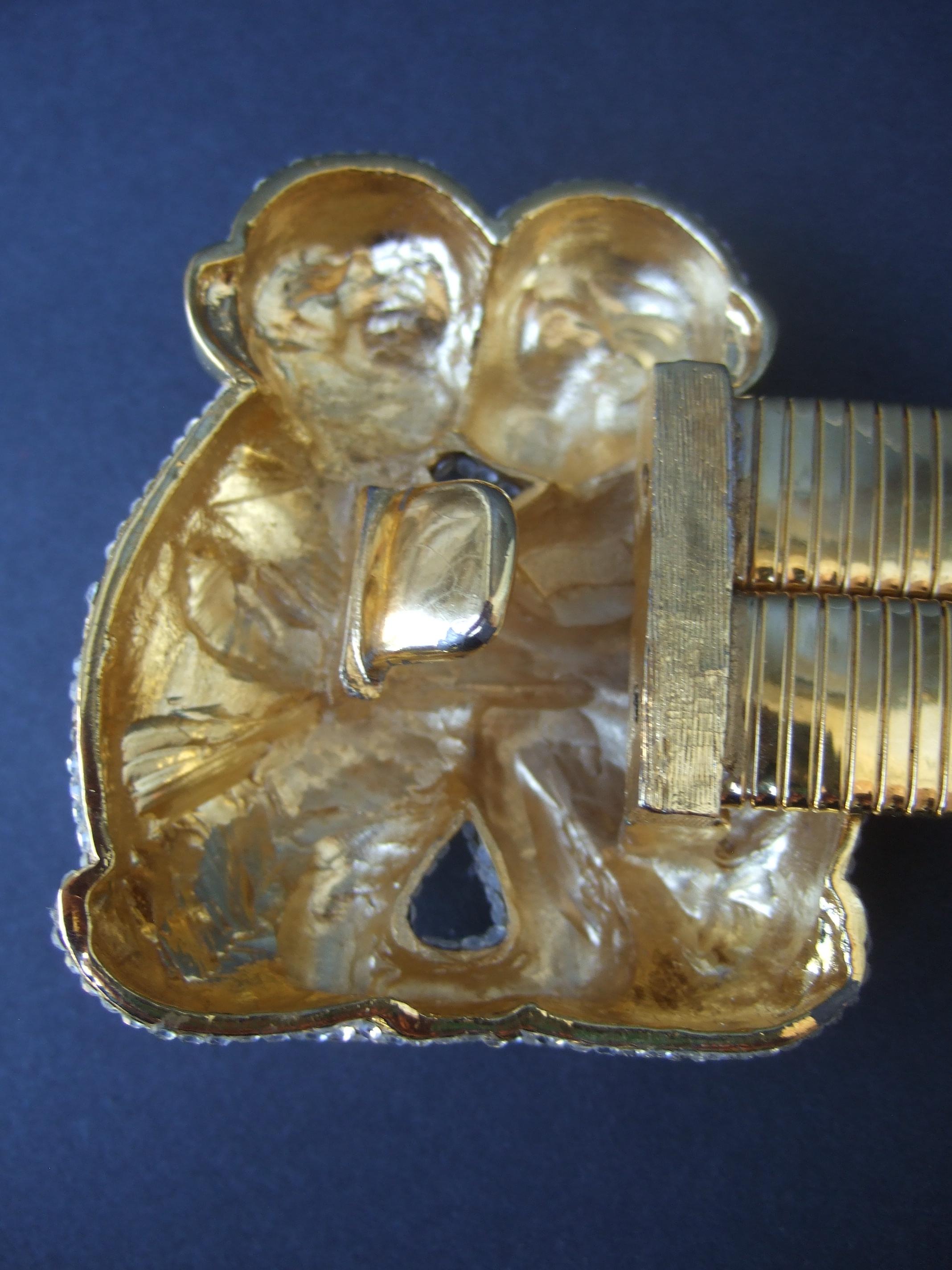 Cinturón elástico con incrustaciones de joyas de cristal Par de monos grandes c Años 80 en venta 7