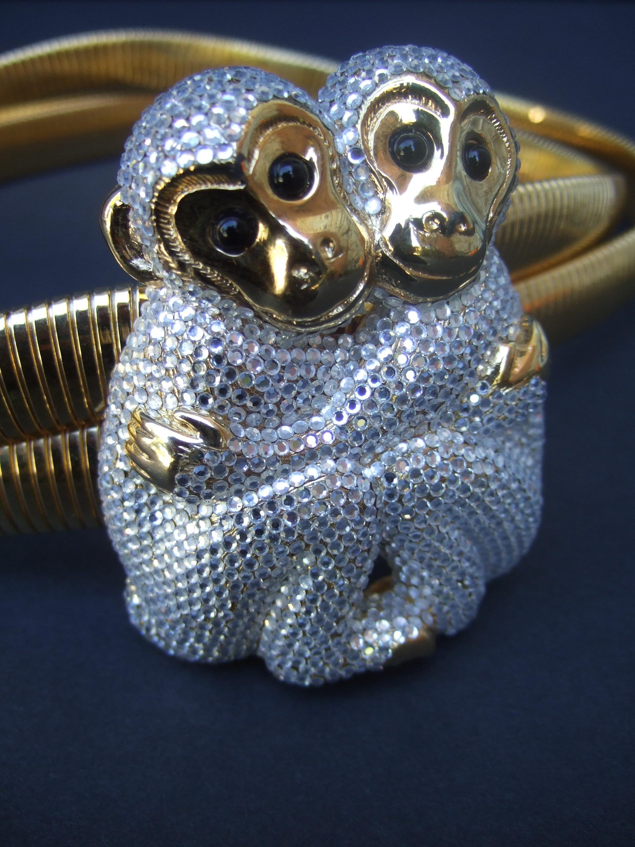 Cinturón elástico con incrustaciones de joyas de cristal Par de monos grandes c Años 80 Gris en venta