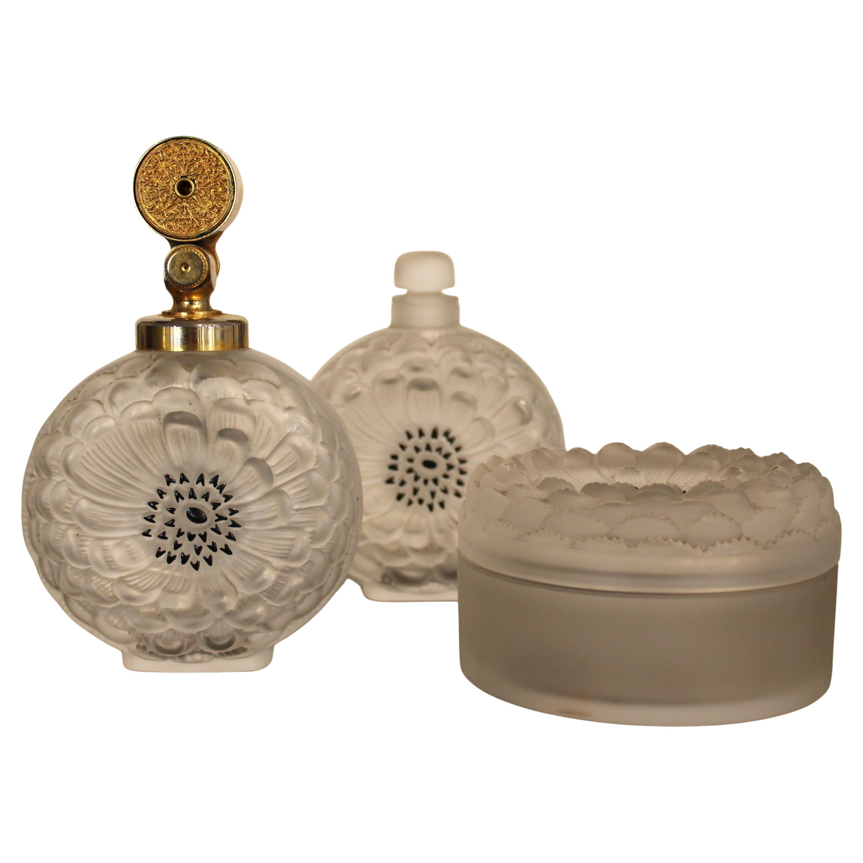 Ensemble Lalique, modèle « Dahlia » en vente