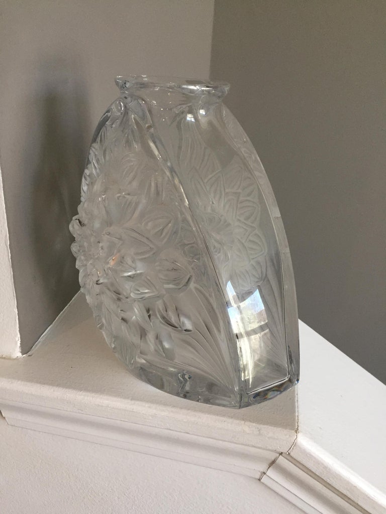 Crystal Lalique Vase "Dahlia" at 1stDibs