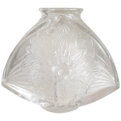 Crystal Lalique Vase "Dahlia"