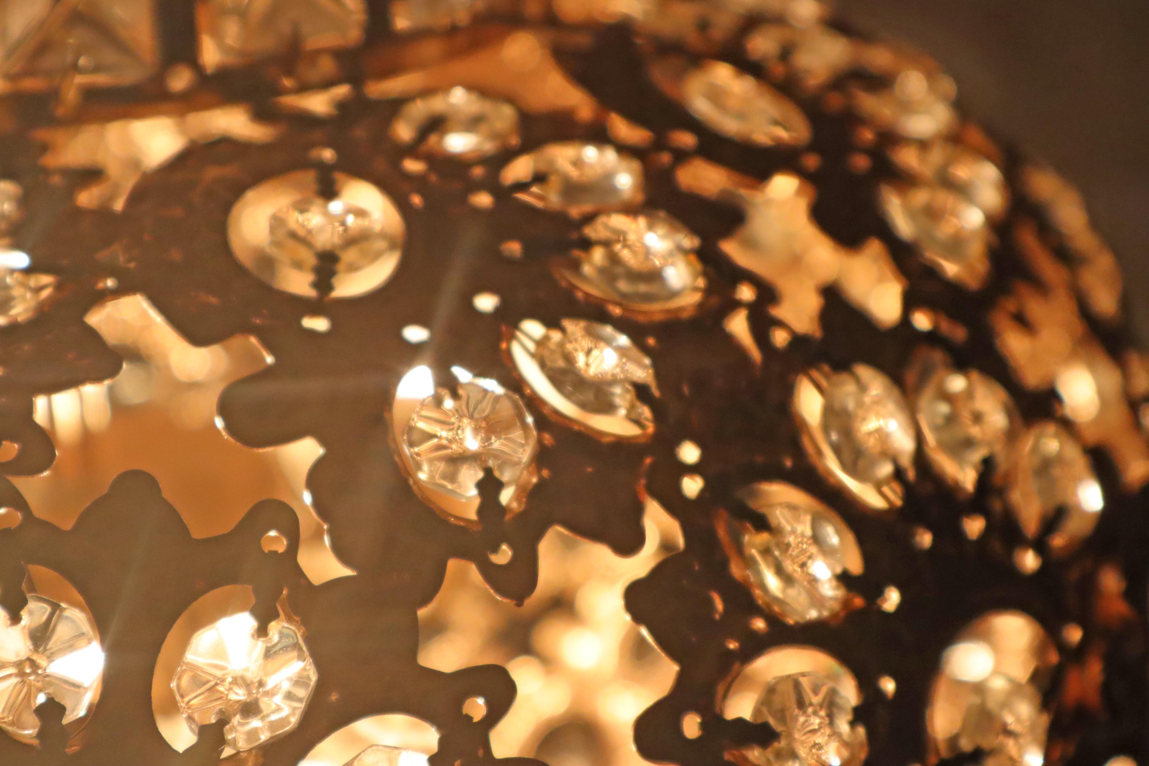 Fait main Lampe suspendue de forme ronde Crystal Lantern. en vente