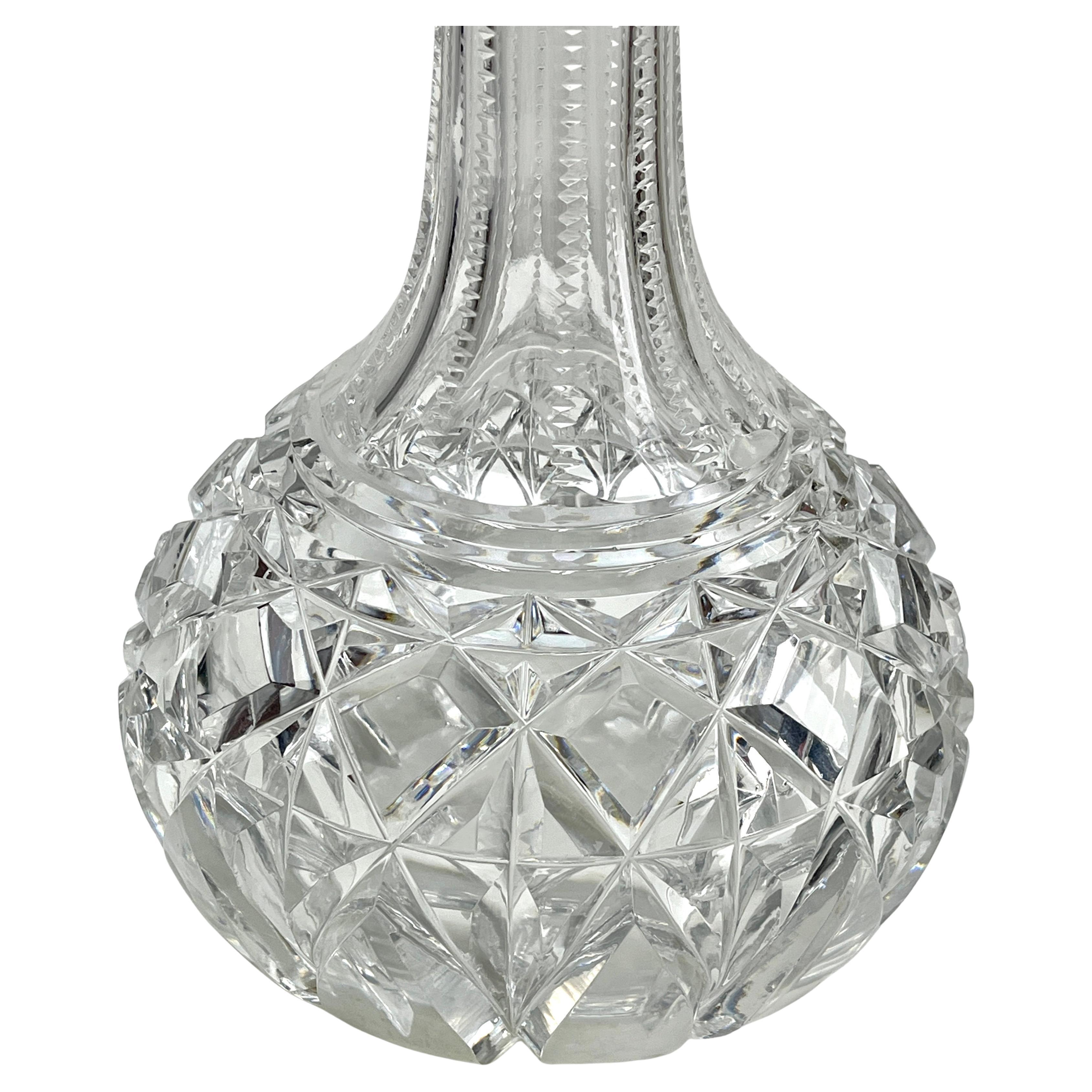 Decantador grande de cristal con montura de plata facetada  1930s en venta 1
