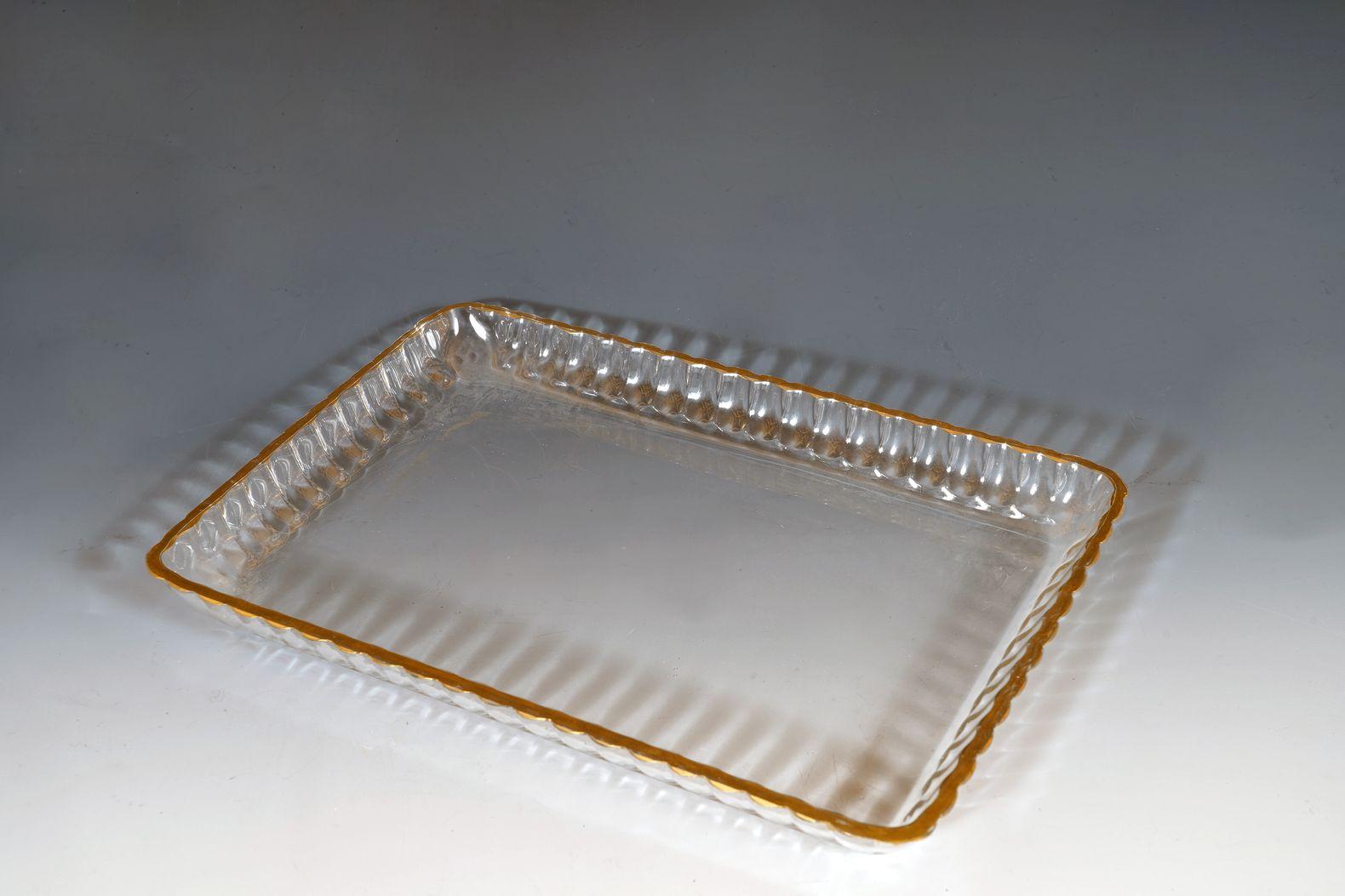 Inizio XX secolo Servizio per liquori in cristallo attribuito a Baccarat, Francia, circa 1900 in vendita