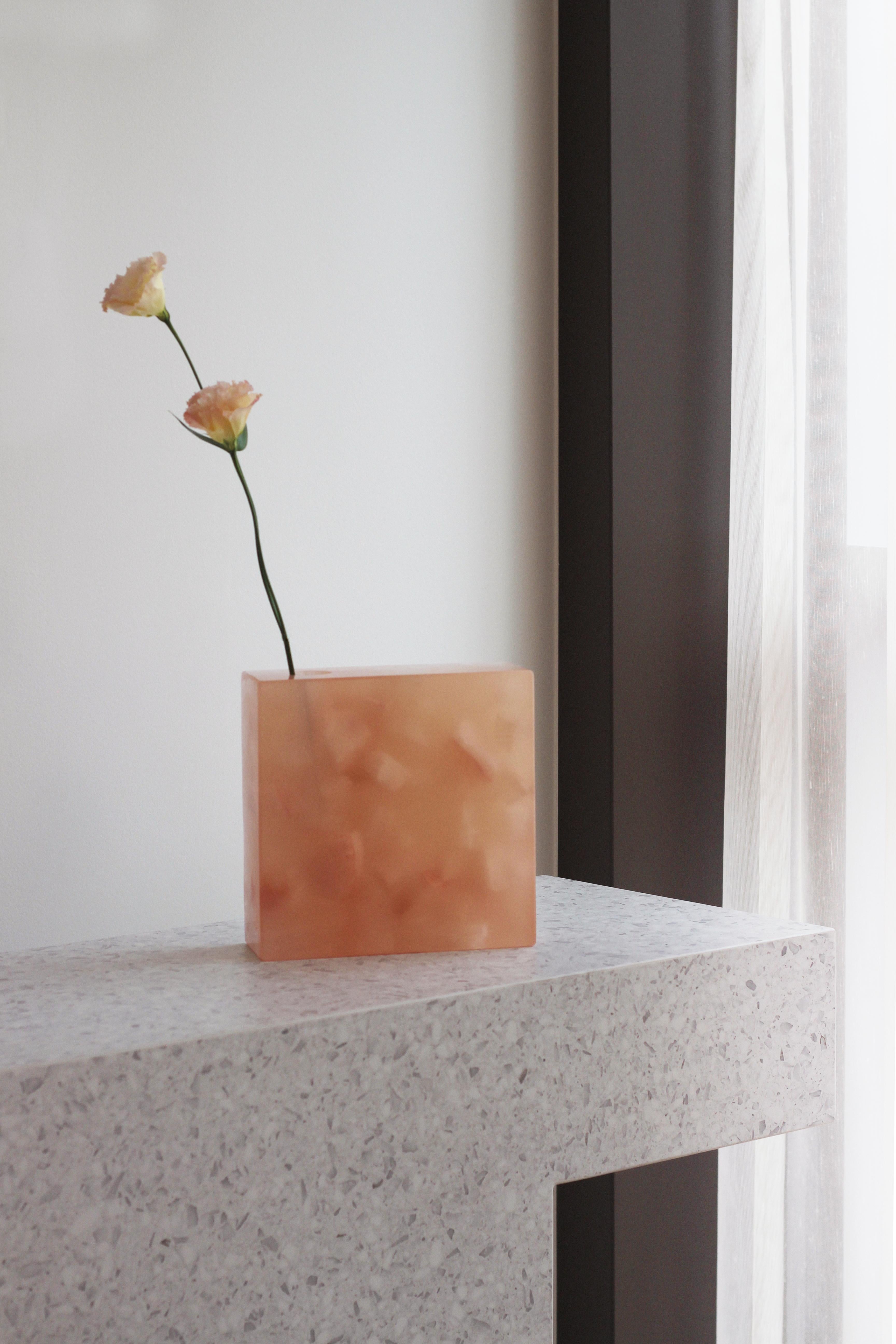 Vaso di frammenti di marmo e cristallo di Jang Hea Kyoung In condizioni Nuovo in vendita a Geneve, CH