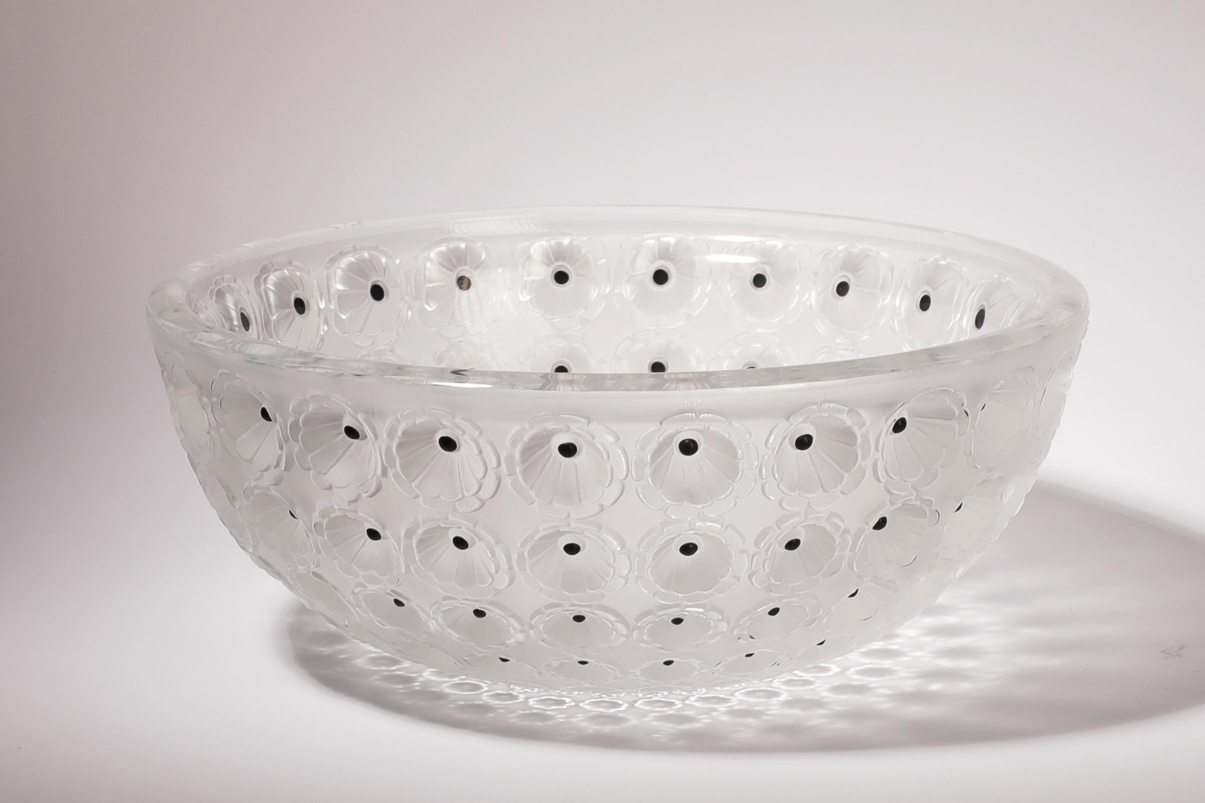 La ciotola francese in cristallo di Lalique modello 