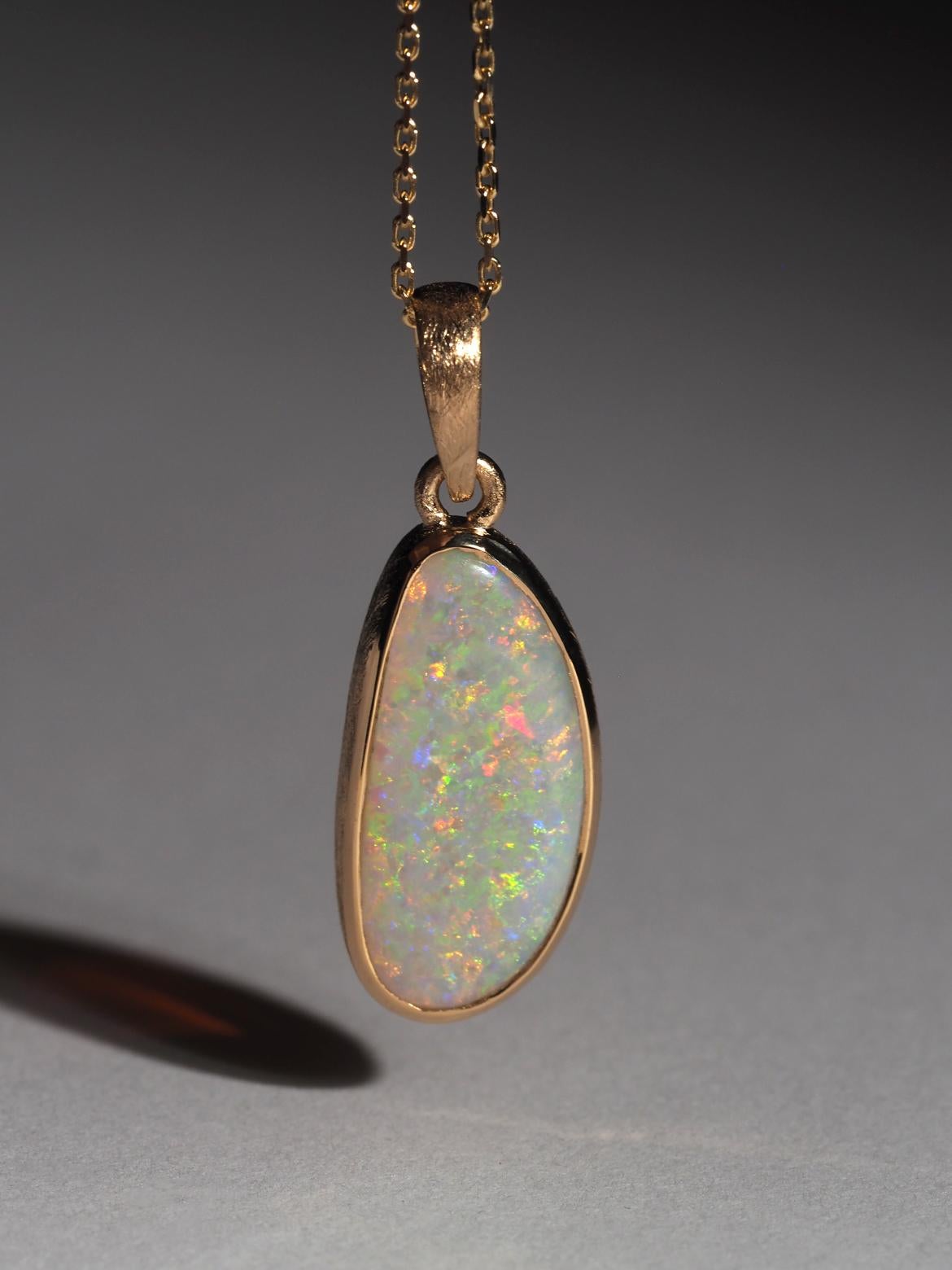 Collana di cristallo opale naturale giallo verde arancione Opale placcata in oro argento Pendan in vendita 4
