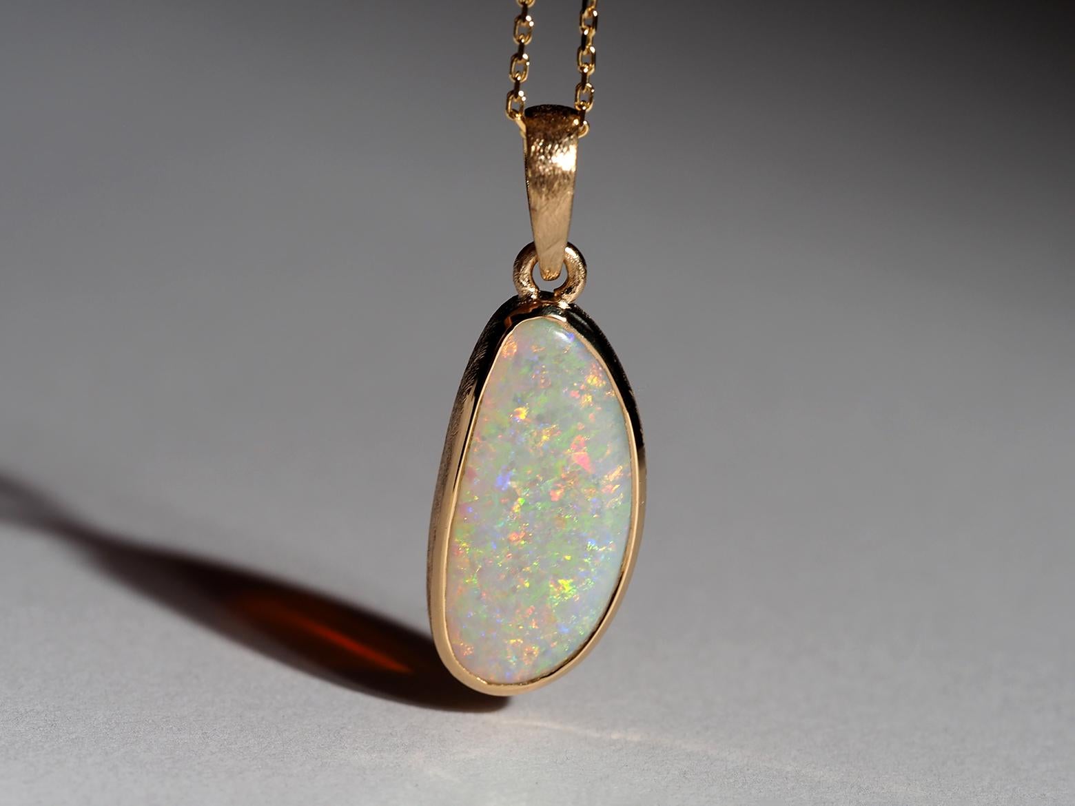 Collana di cristallo opale naturale giallo verde arancione Opale placcata in oro argento Pendan in vendita 5