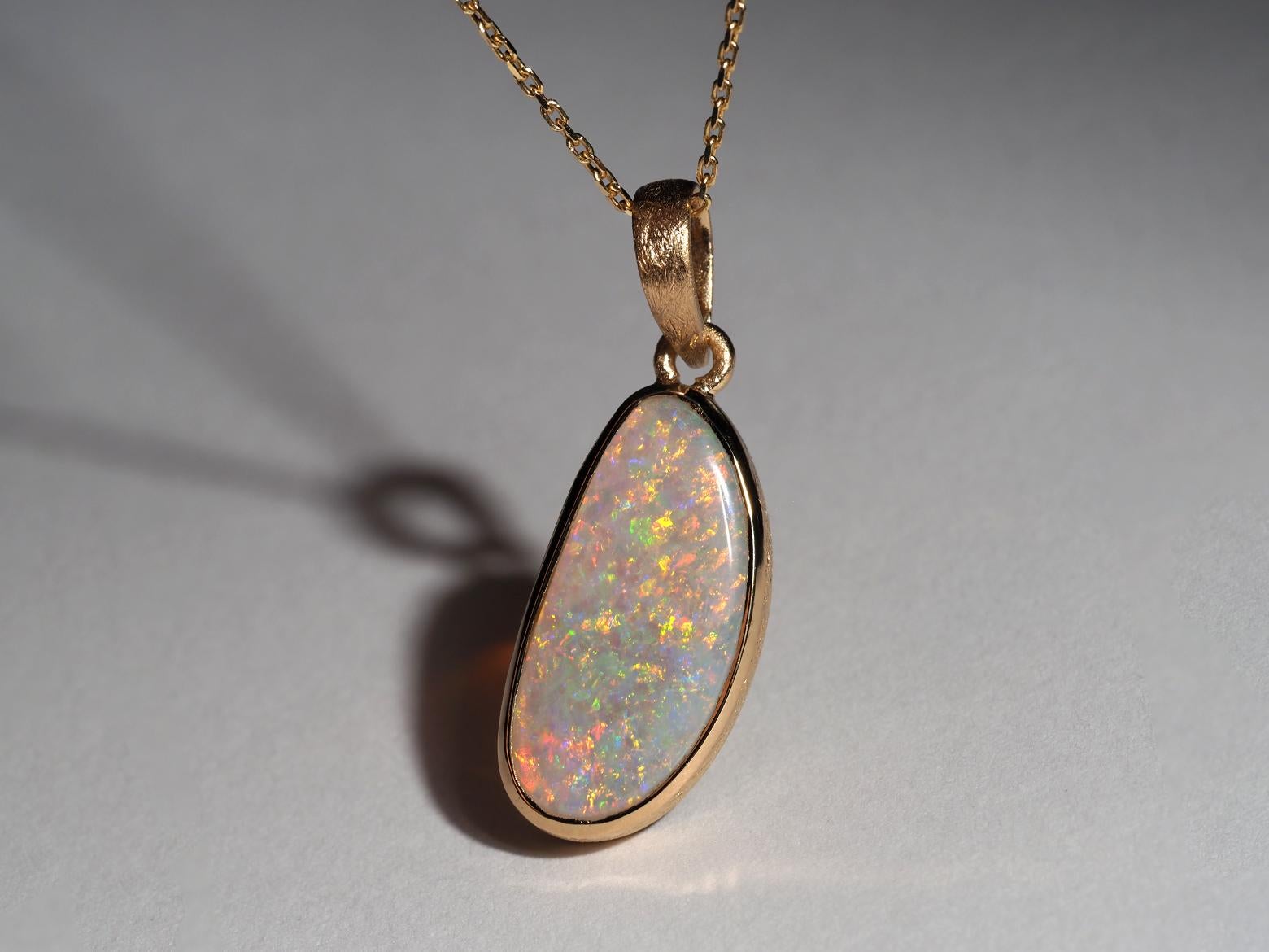 Collana di cristallo opale naturale giallo verde arancione Opale placcata in oro argento Pendan In condizioni Nuovo in vendita a Berlin, DE