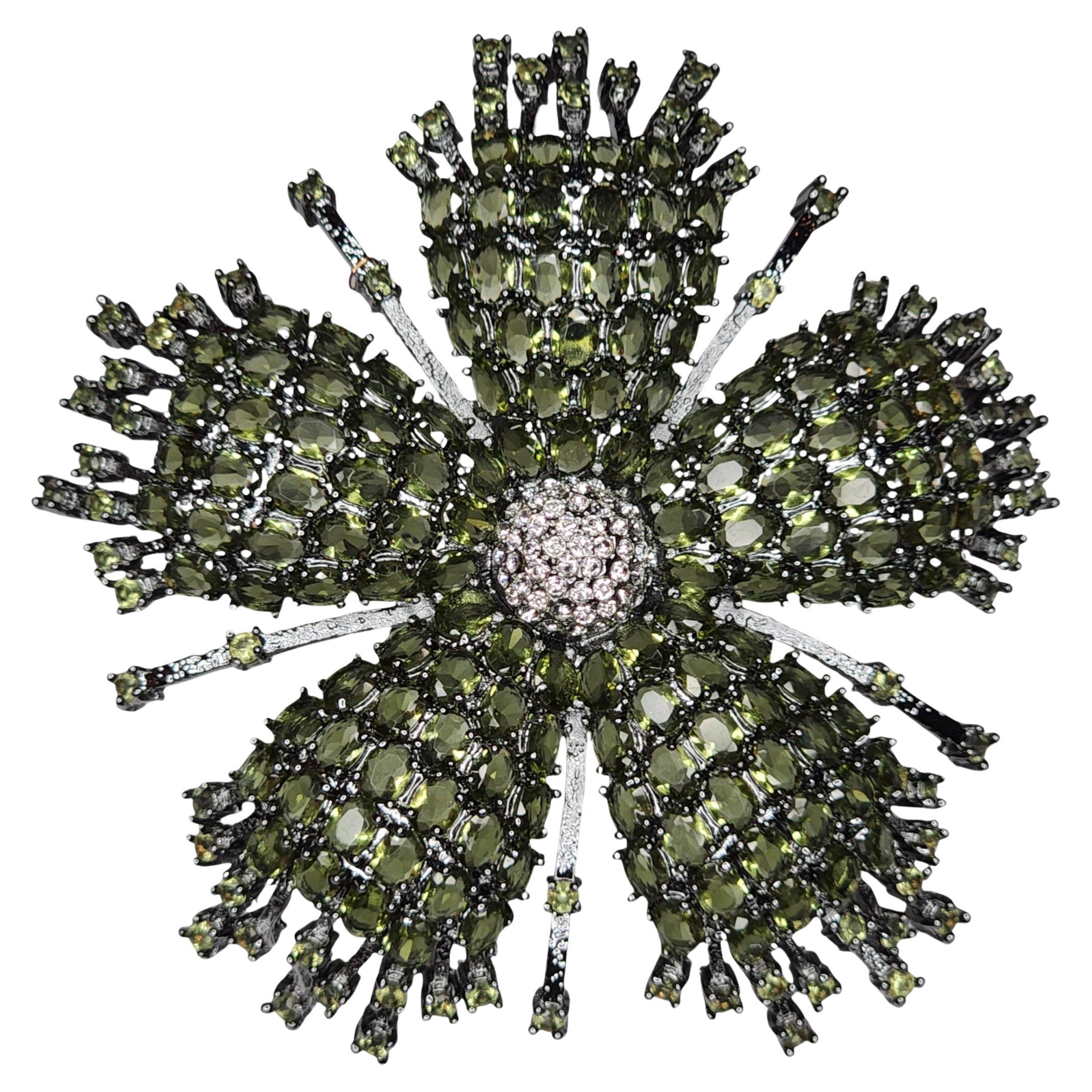 Broche de cristal Pave Verde Floral con centro Pave