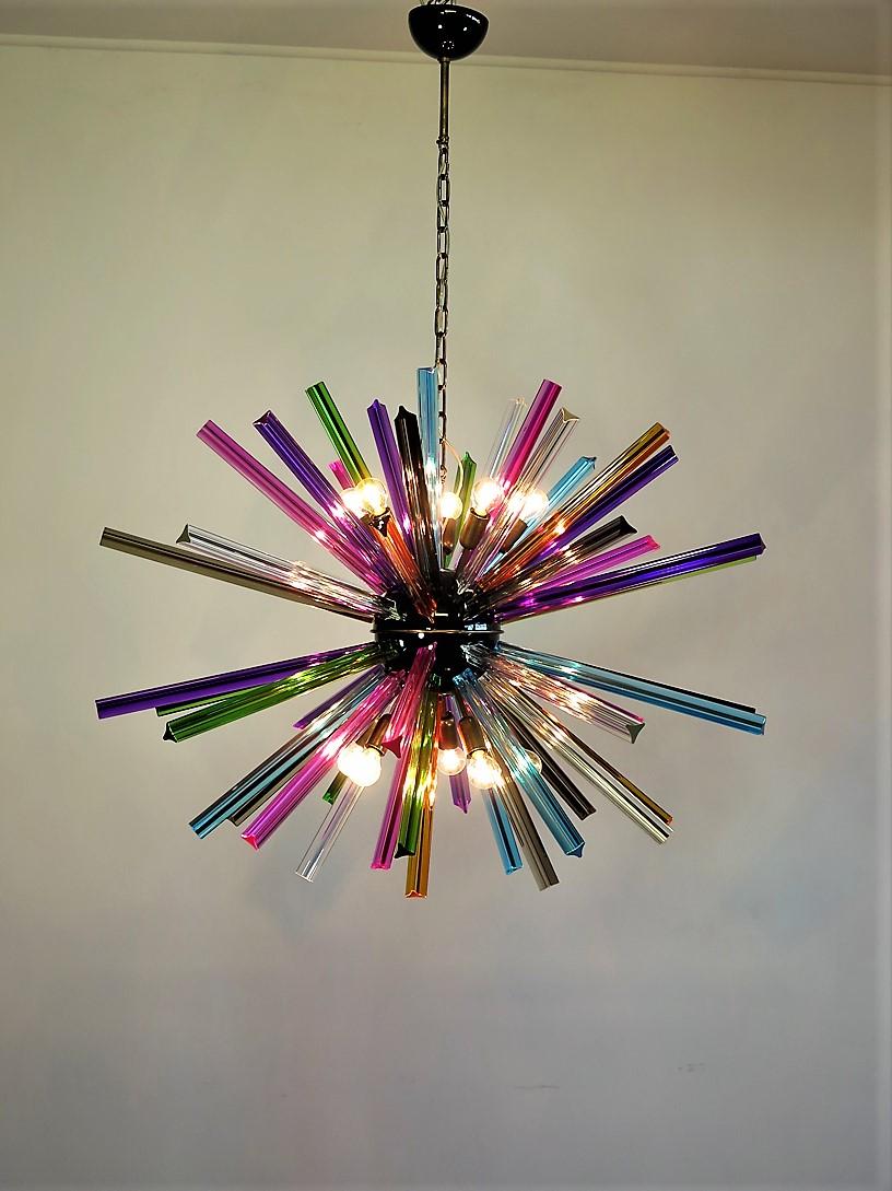 Mid-Century Modern Lustres Spoutnik à prismes en cristal, 50 prismes multicolores, Italie Murano en vente
