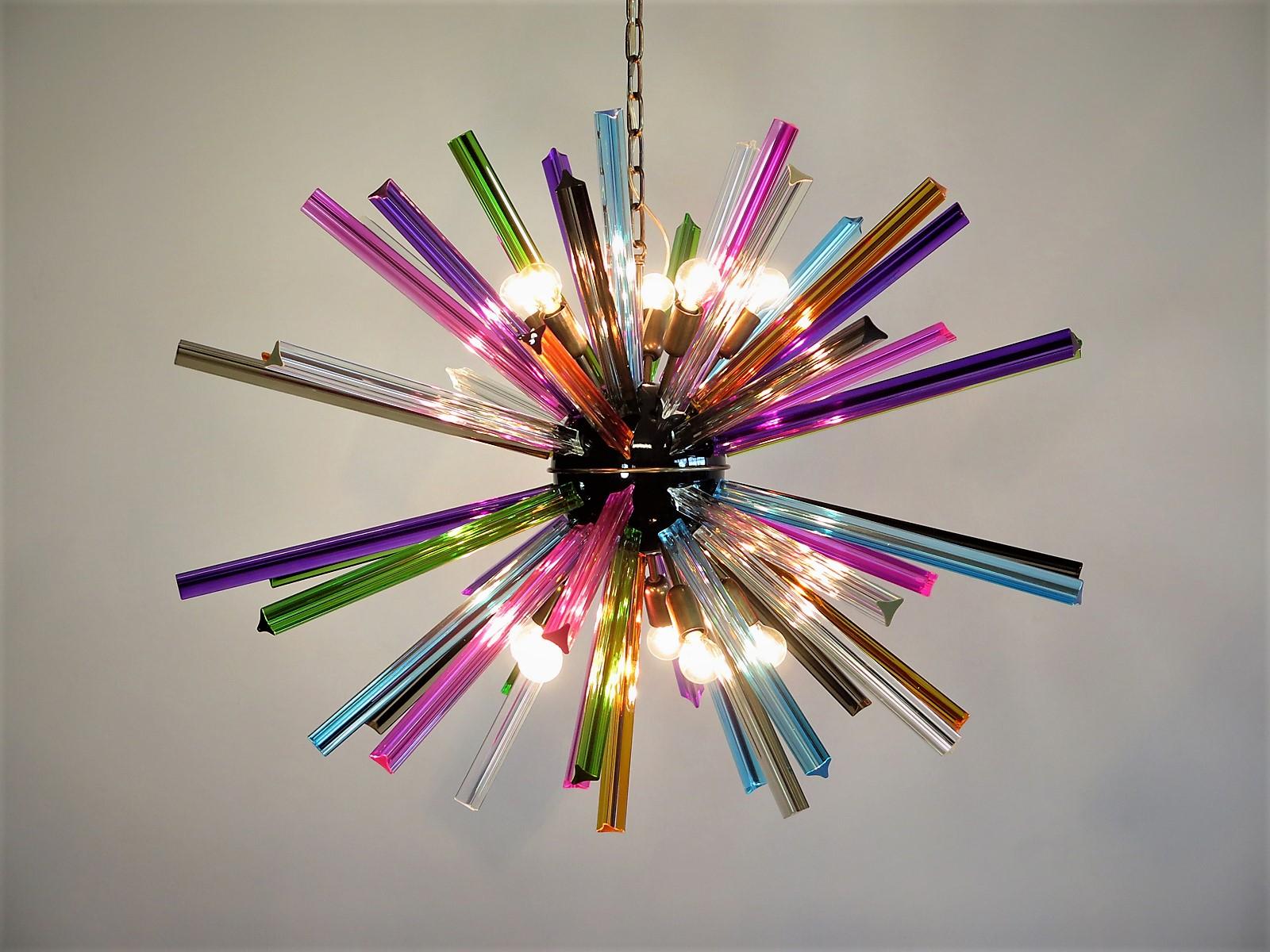 Fin du 20e siècle Lustres Spoutnik à prismes en cristal, 50 prismes multicolores, Italie Murano en vente