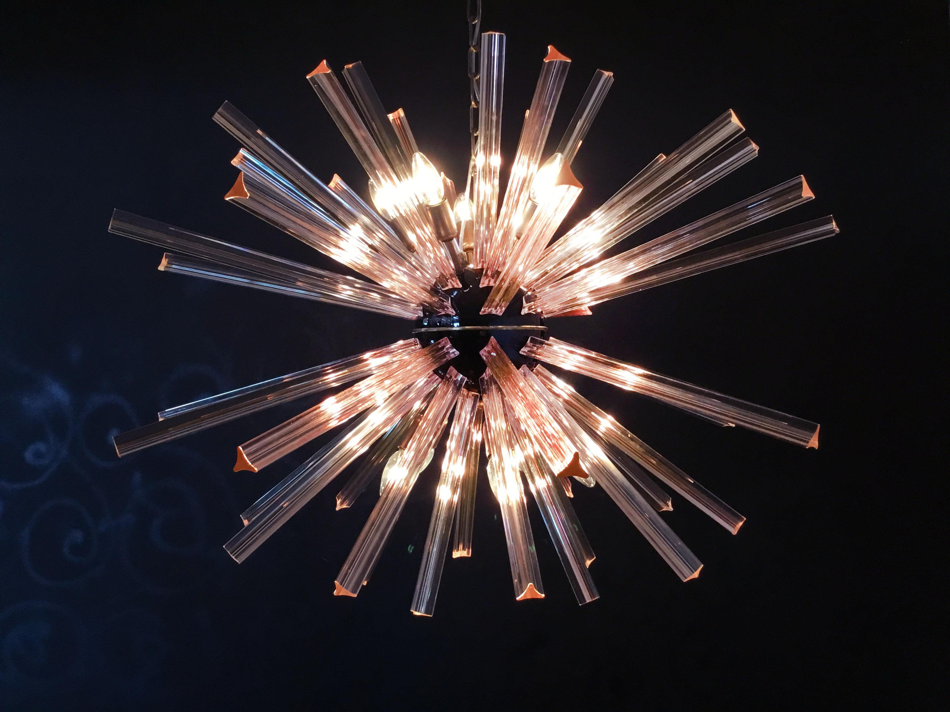 Lampadari Sputnik con prisma di cristallo - 50 prismi ROSA in vendita 8