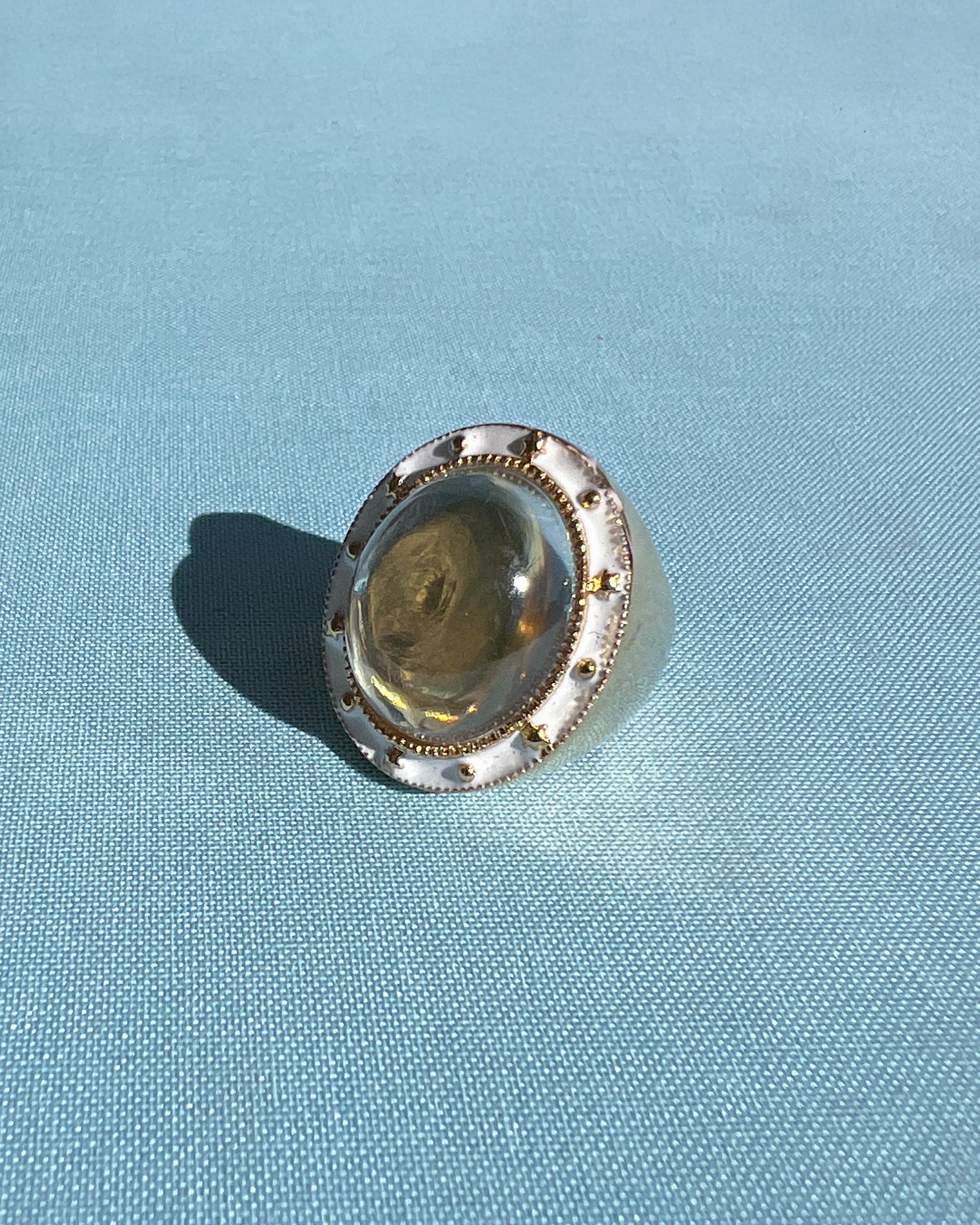 Kristall Quarz Ring Weiß Emaille Coctail Ring (Cabochon) im Angebot
