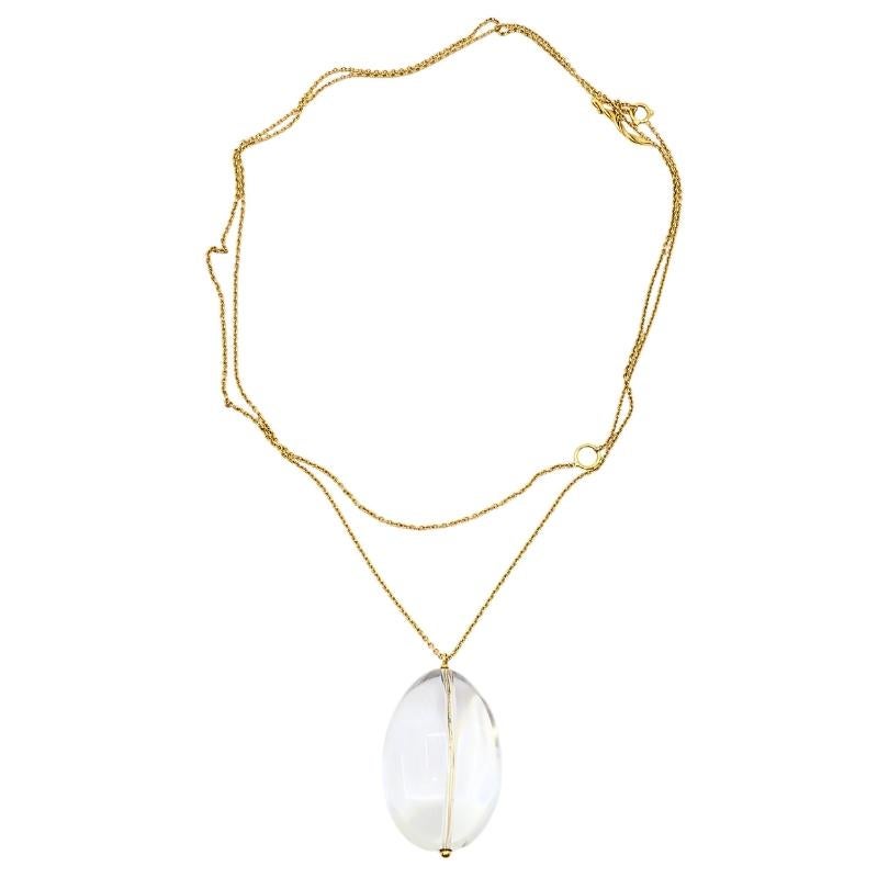 Taille ovale Pendentif en cristal de roche Collier chaîne en or 18k en vente