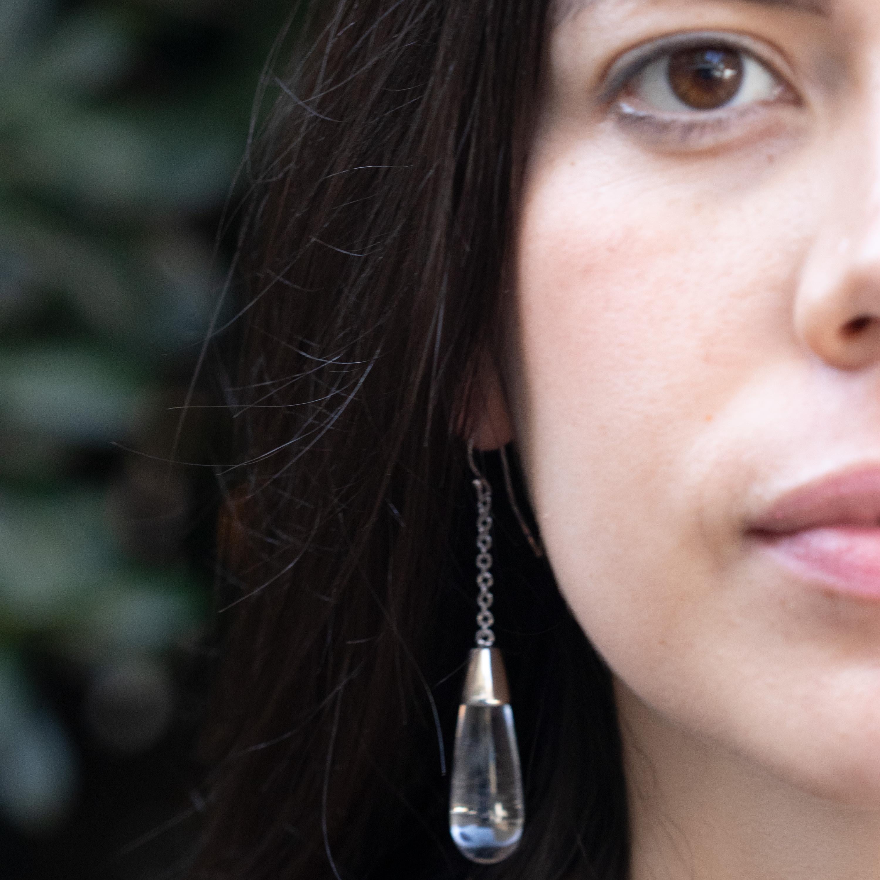 Art Déco Orecchini di cristallo Rock Tear Drop in argento Sterling Dangle fatti a mano Deco Traslucido in vendita