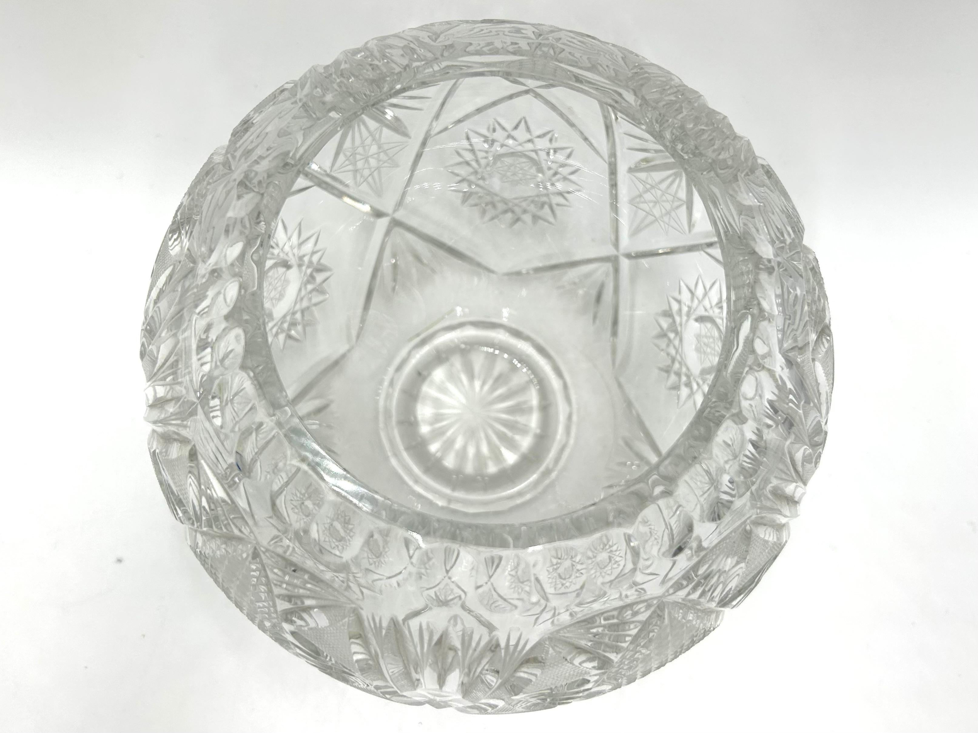 Crystal Round Vase, Poland, 1960s In Good Condition For Sale In Chorzów, PL