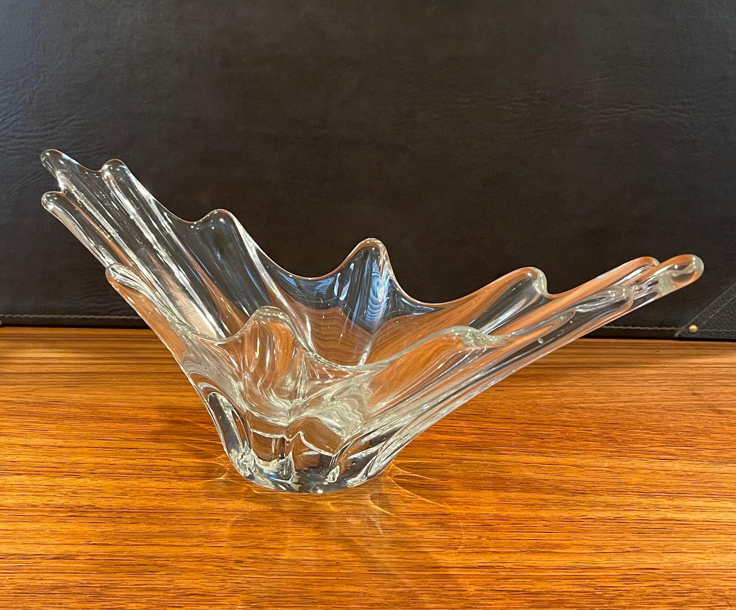 Crystal Starburst Bowl by Daum, France In Good Condition For Sale In San Diego, CA