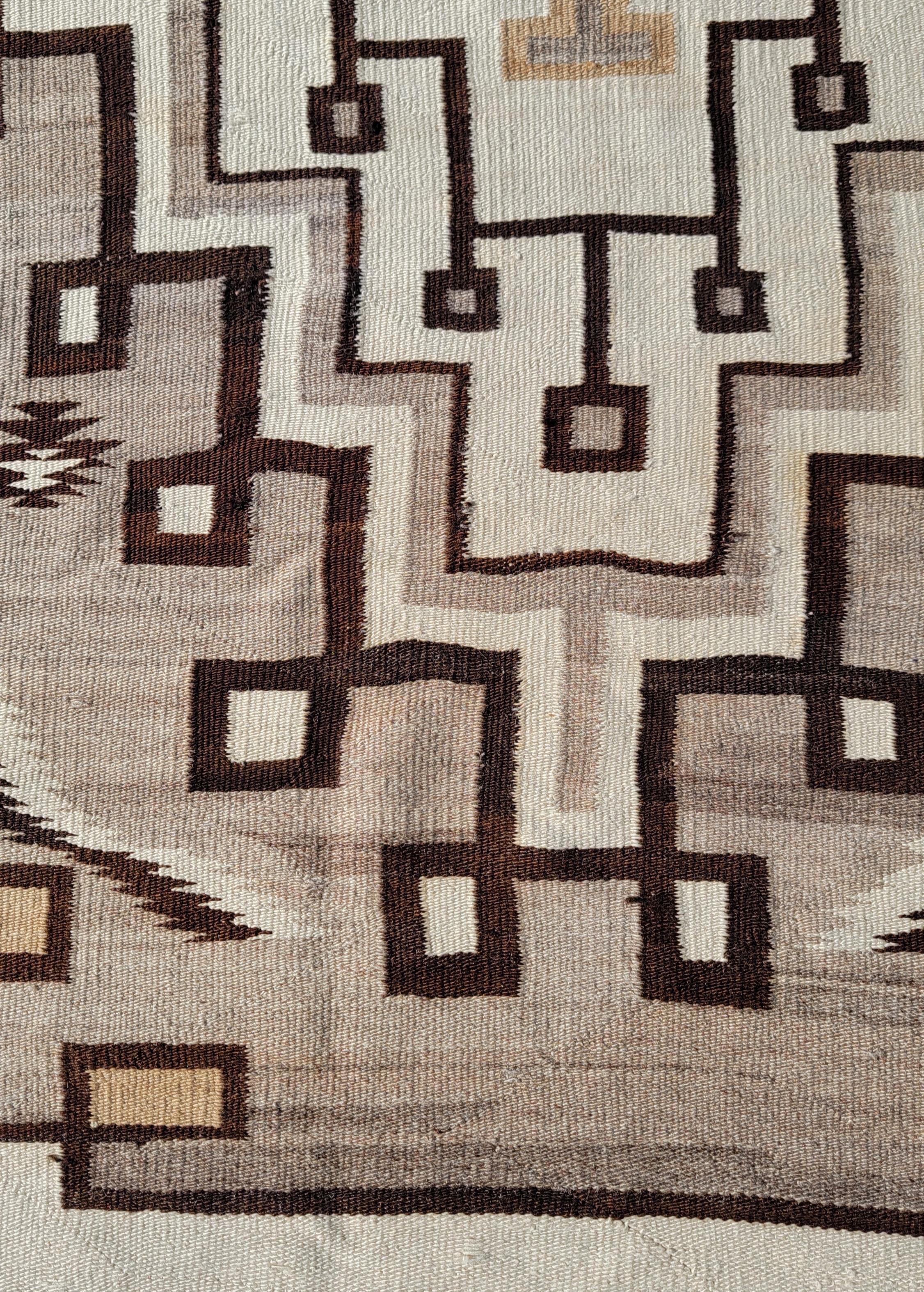 Trading Post / Navajo-Indianer-Web-Teppich aus Kristall (amerikanisch) im Angebot