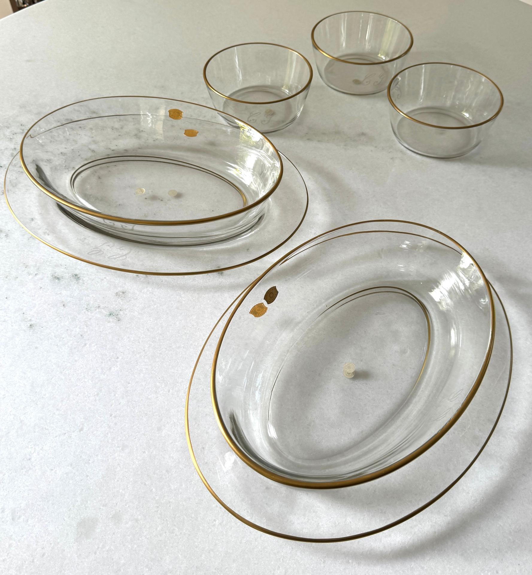 Plato Redondo de Cristal Val Saint Lambert Pintado a Mano Acabado Mate en Oro de 24 Quilates x3 siglo XX en venta