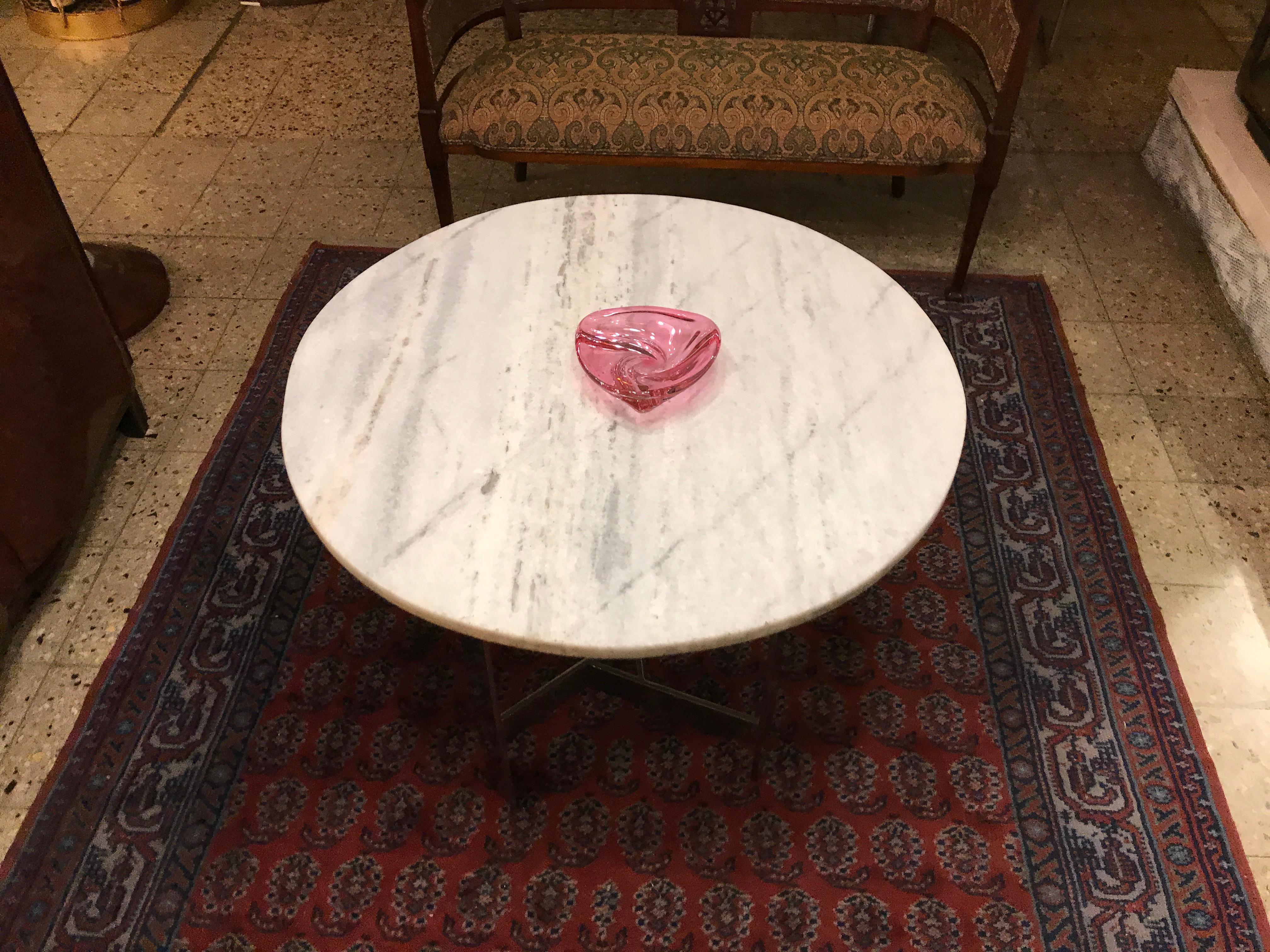 Vaso di cristallo
Dal 1982 siamo specializzati nella vendita di oggetti in stile Art Déco, Art Nouveau e Vintage. Per qualsiasi domanda siamo a vostra disposizione.
Premendo il pulsante 