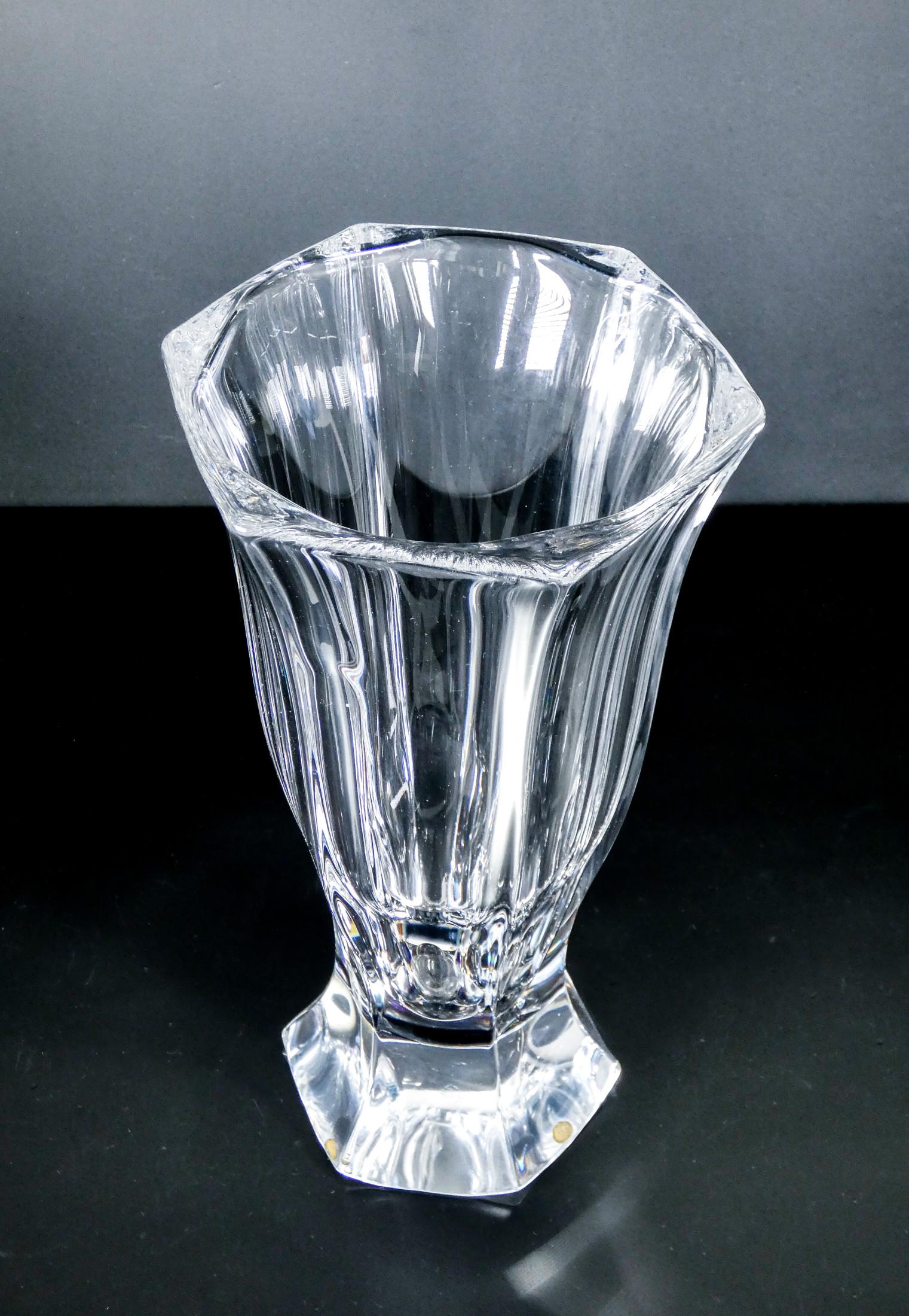 20th Century Crystal Vase, Design by Vannes Art, France, 20th C For Sale