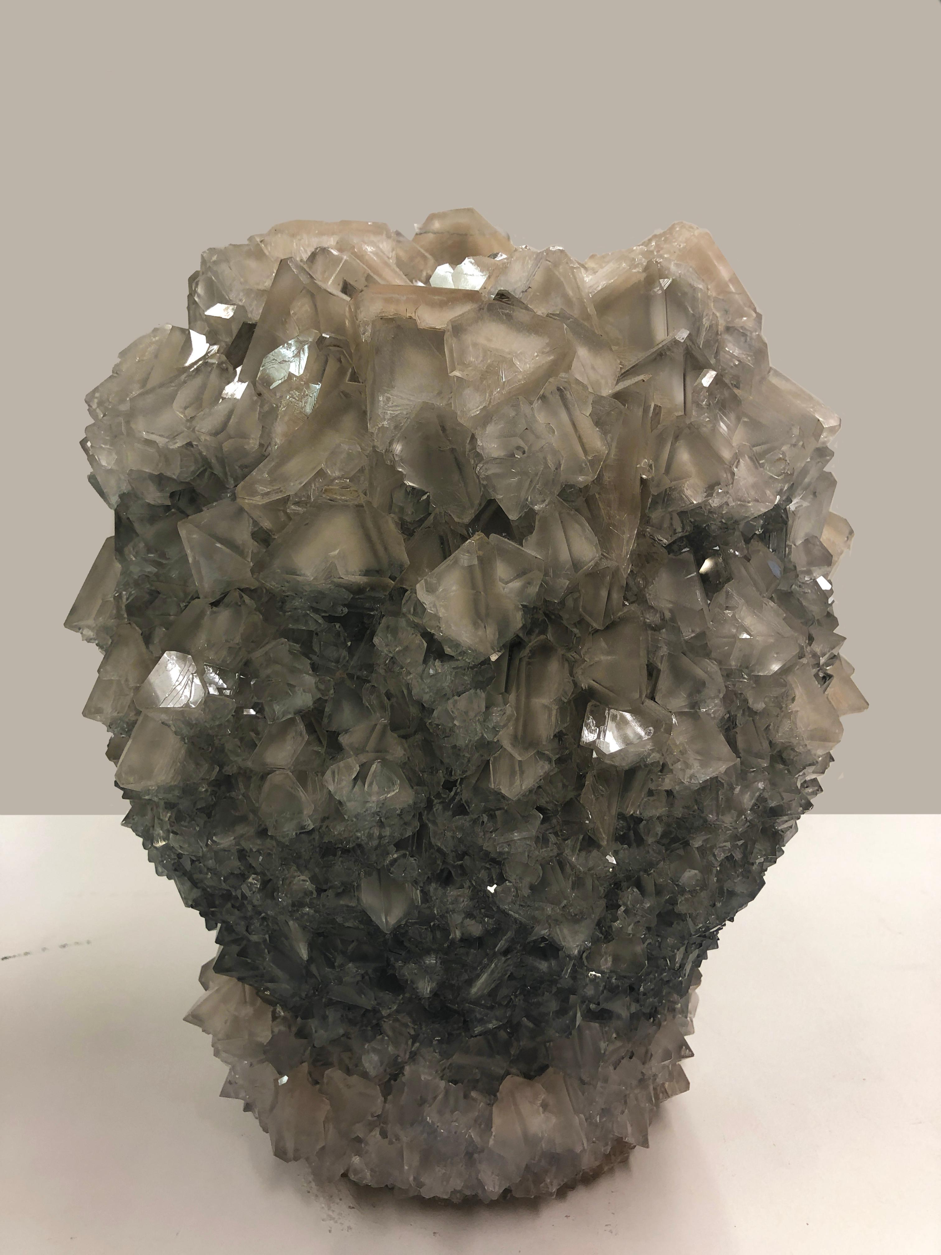 Crystal Vase Earth Stone Large by Isaac Monte In New Condition For Sale In Rotterdam, Zuid-Holland