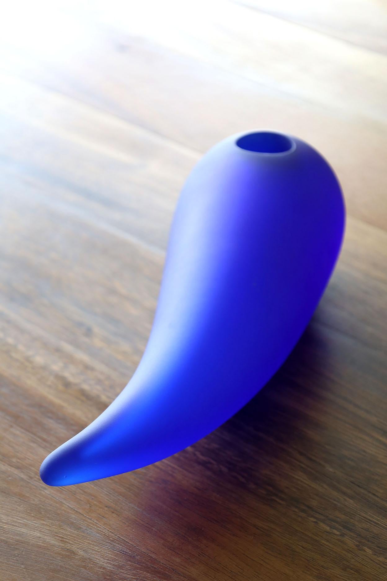 Francese Vaso di cristallo 'Etrangeté n°3' di Philippe Starck per Daum in vendita