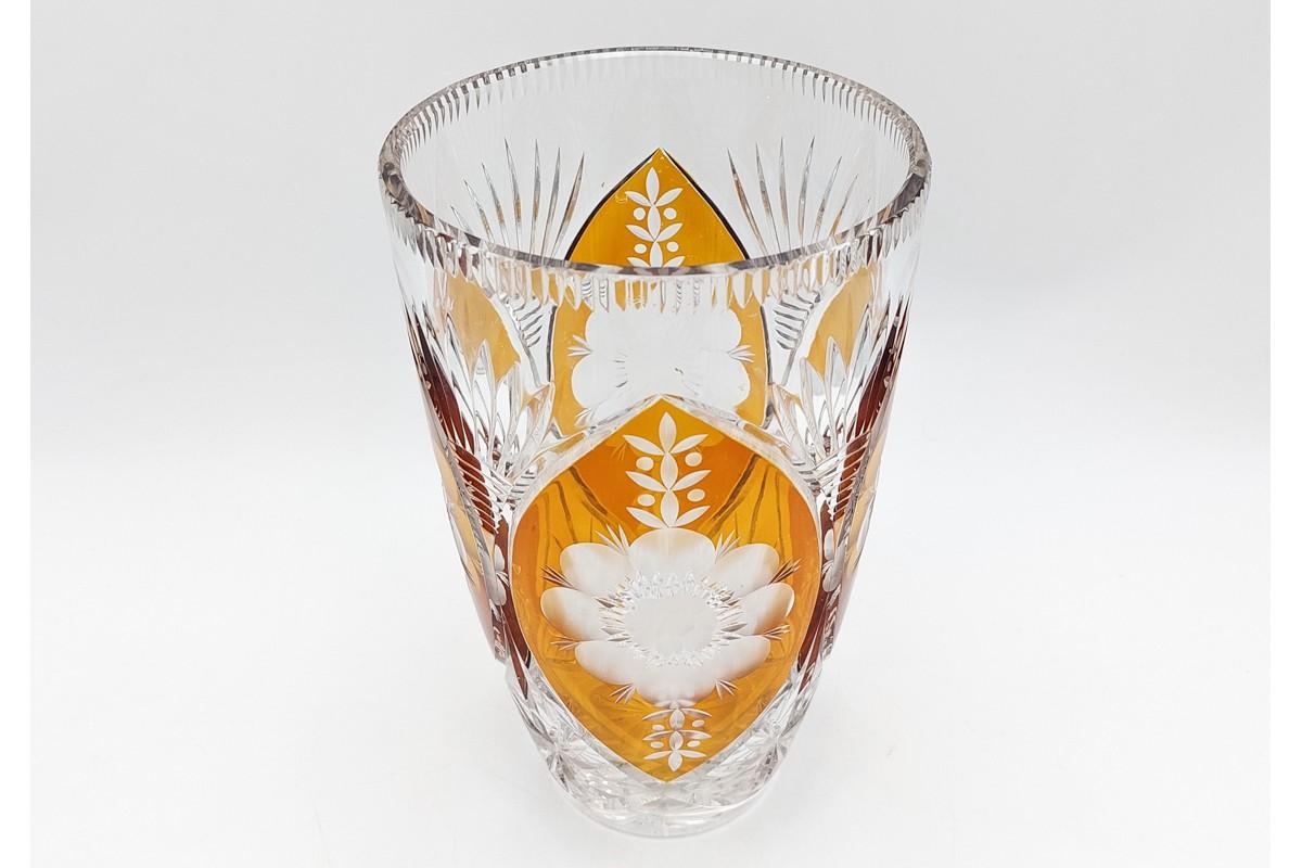 A crystal vase produced in Poland by Huta Szkła Julia in the mid-20th century

Very good condition, no damage

Dimensions: height 23 cm / diameter 14 cm

