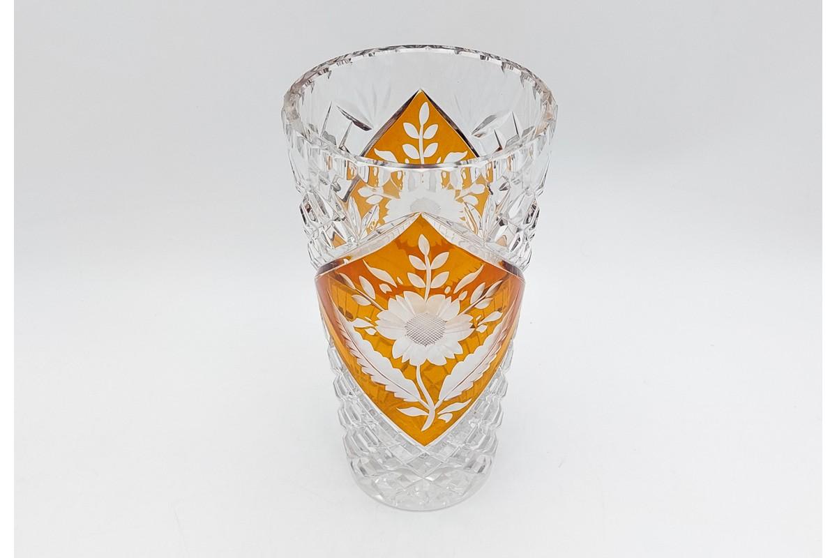A crystal vase produced in Poland by Huta Szkła Julia in the mid-20th century

Very good condition, no damage

Dimensions: height 21 cm / width. 11 cm